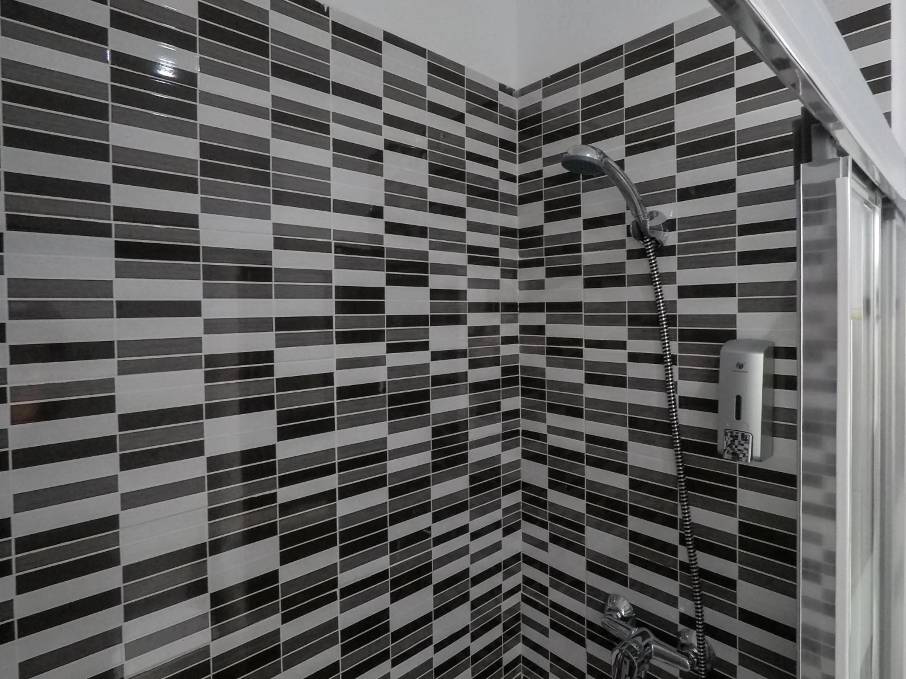 Shower in AYZ Frailes - Auto check-in property