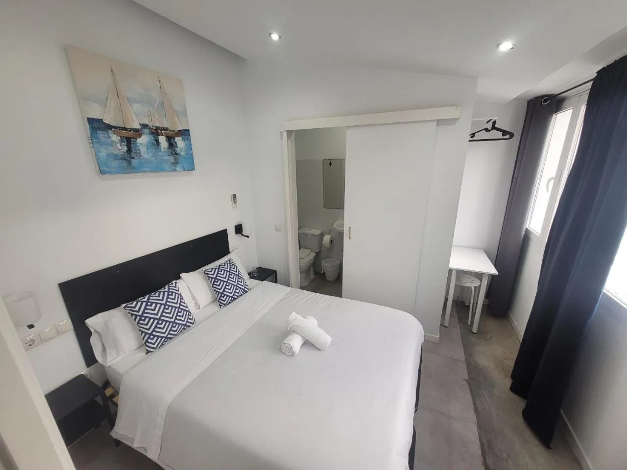 Bed in AYZ Frailes - Auto check-in property