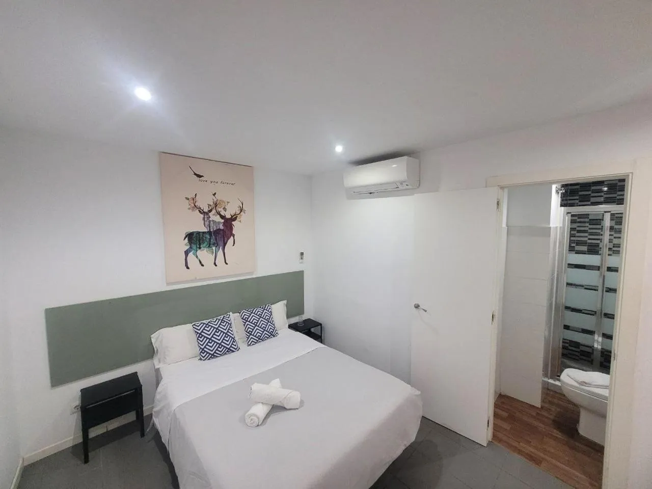 Bed in AYZ Frailes - Auto check-in property