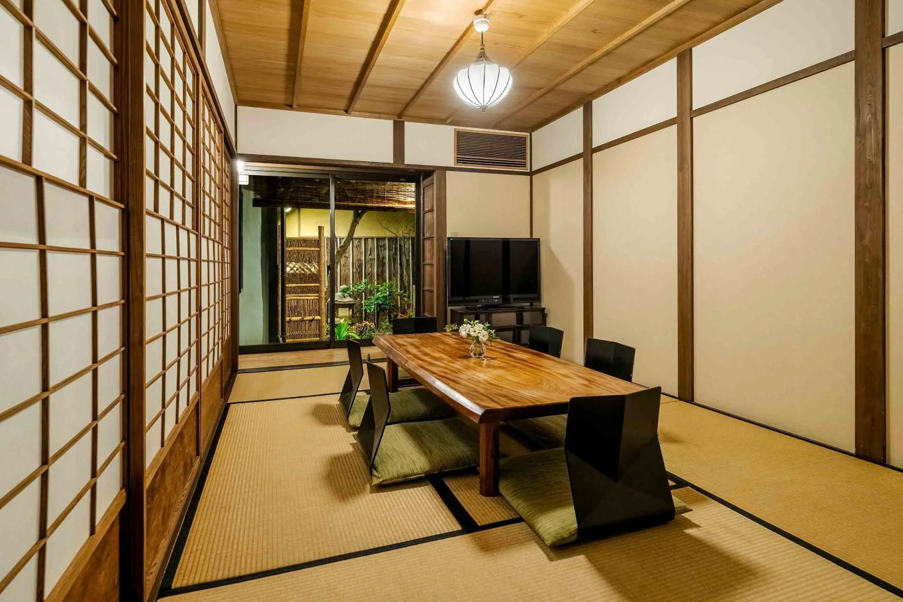 Living room in Hatoba an Machiya House
