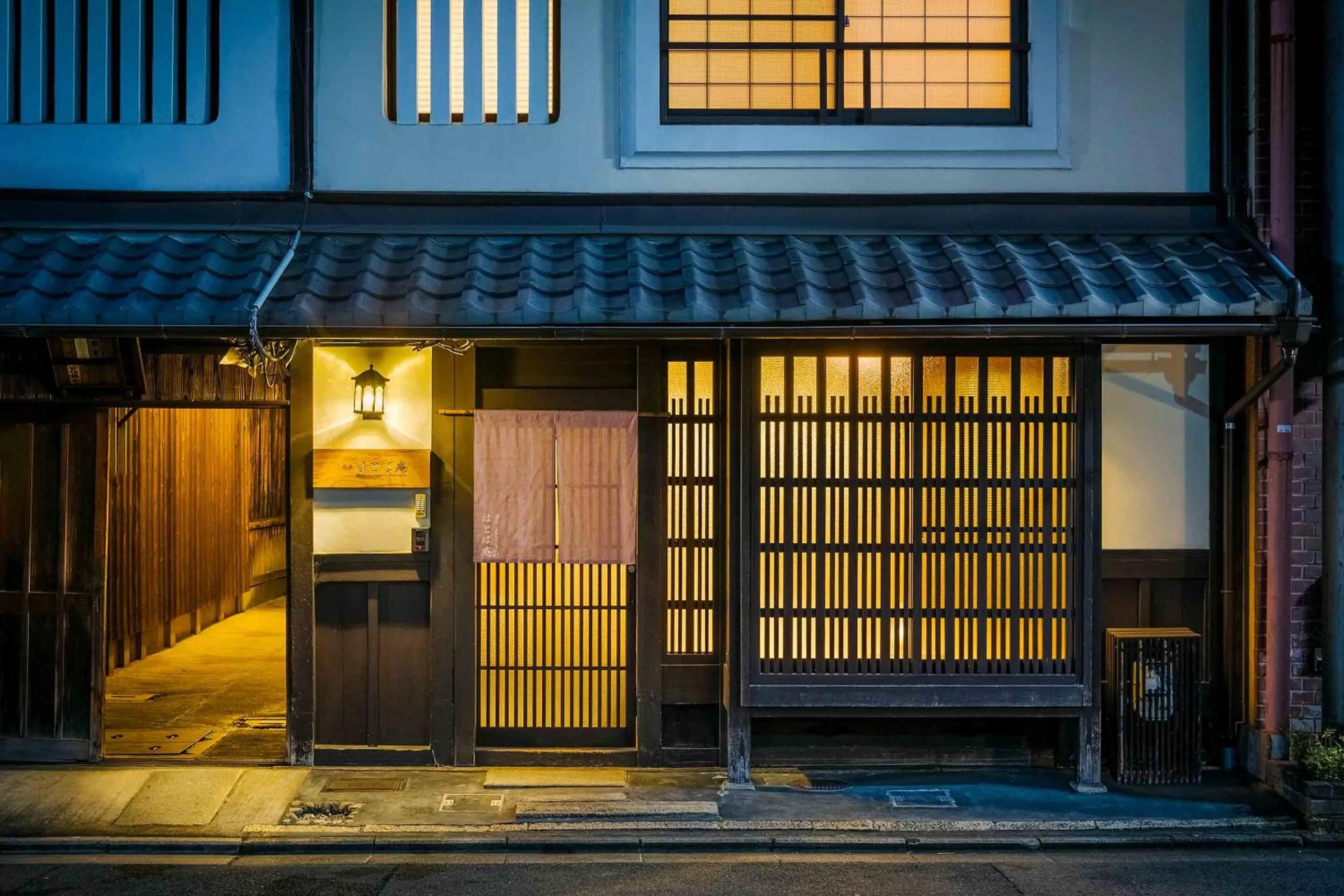 Property building in Hatoba an Machiya House
