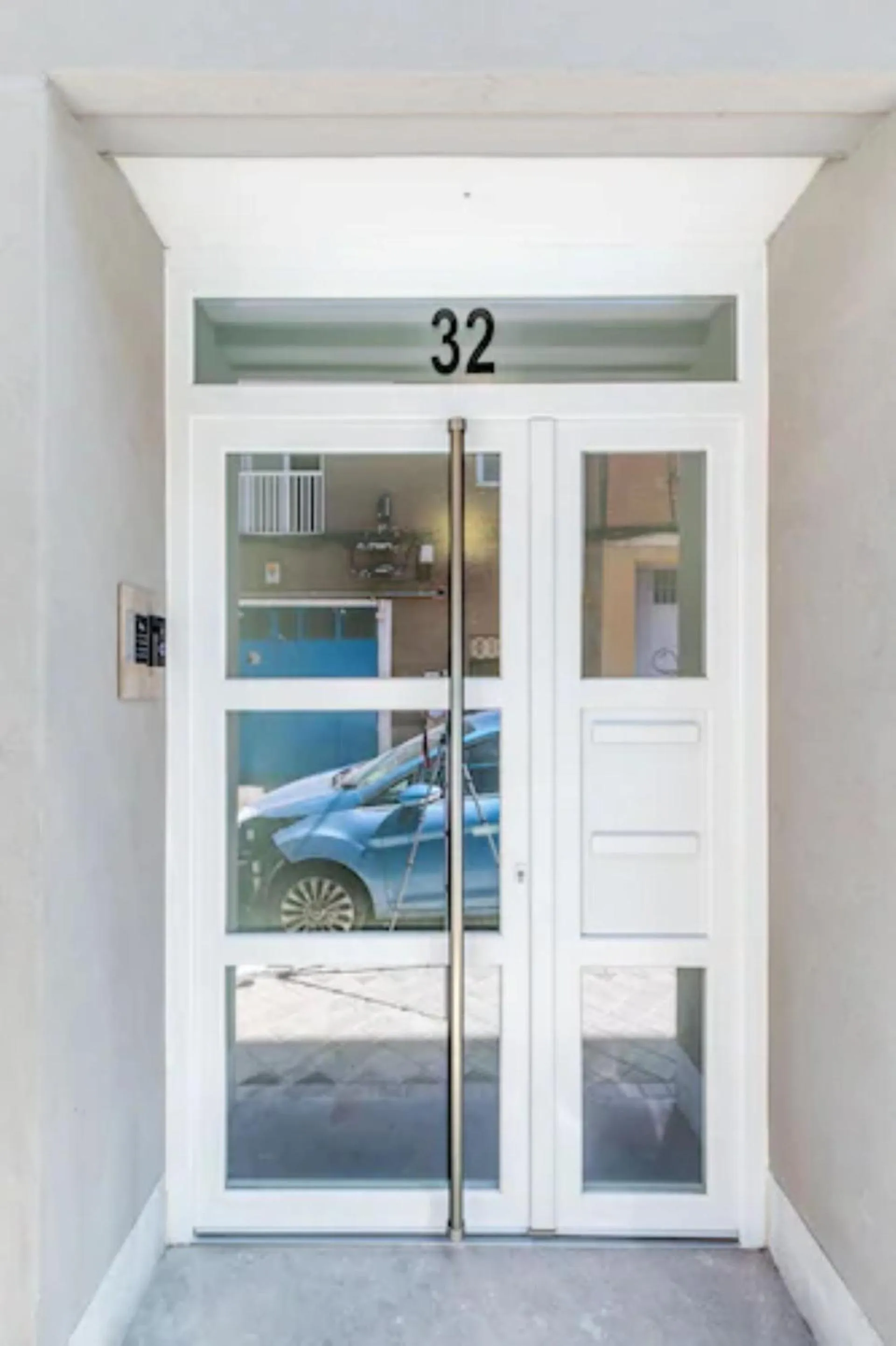 AYZ Villegas - Auto check-in property