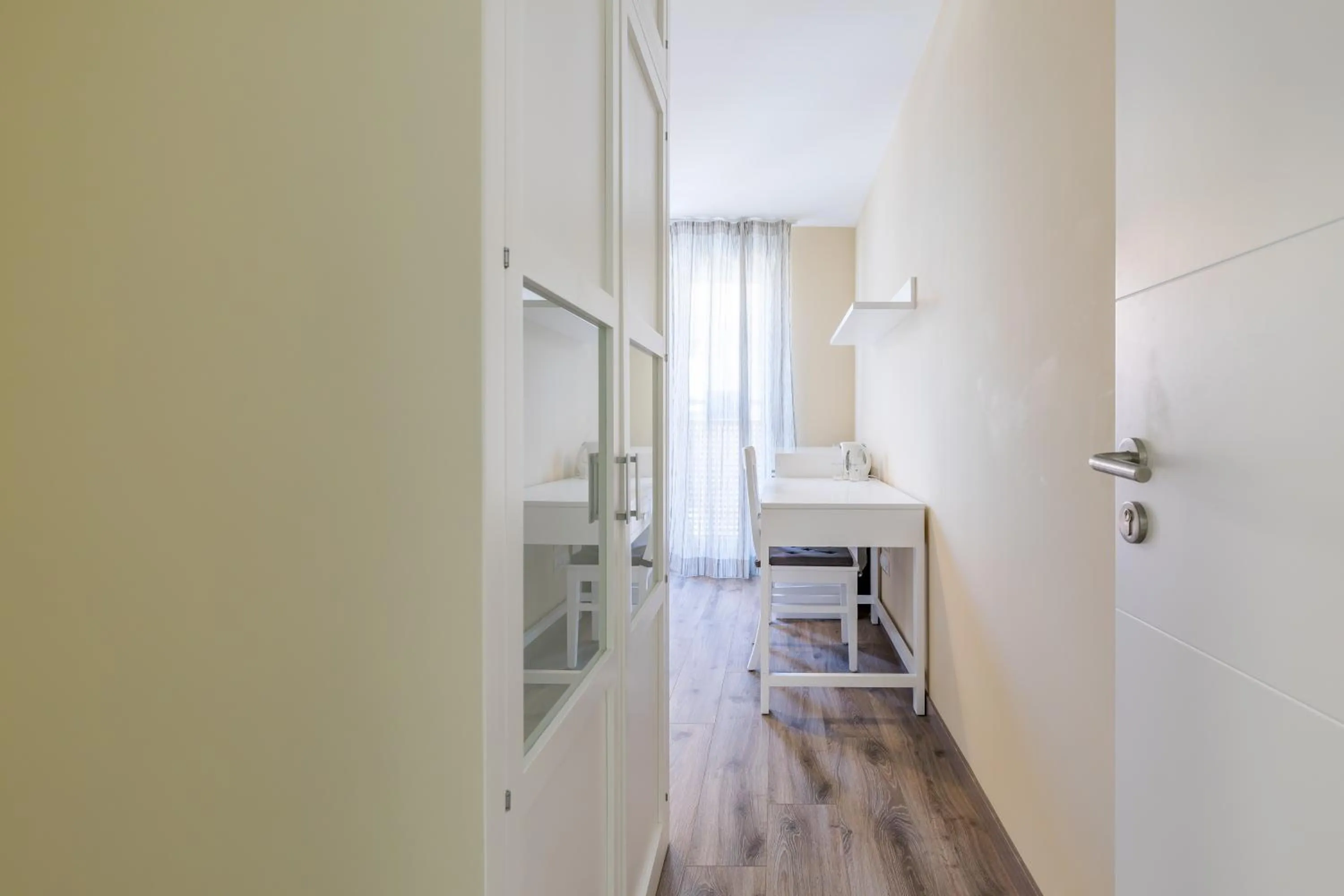 AYZ Villegas - Auto check-in property