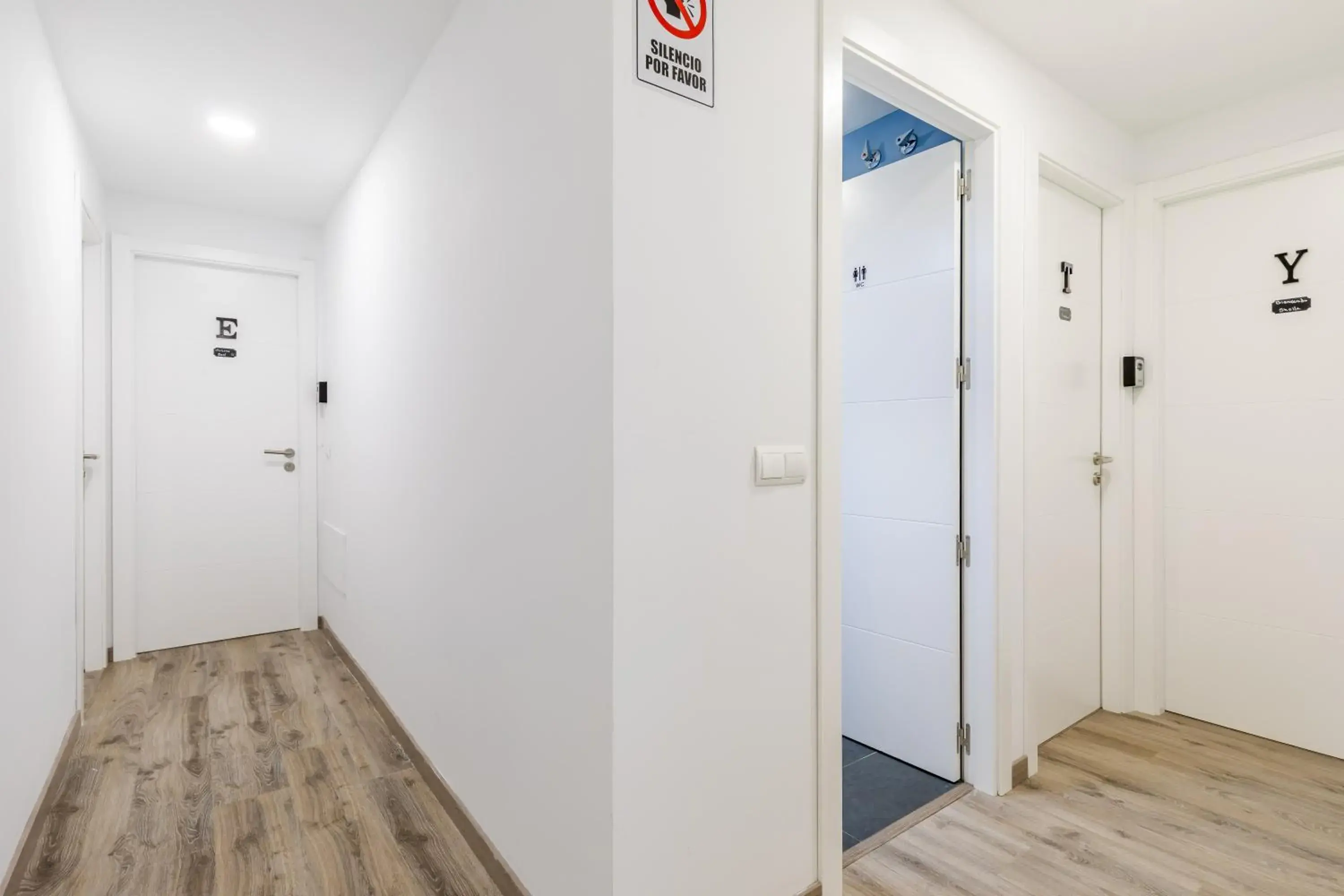 Standard Double Room with Shared Bathroom in AYZ Villegas - Auto check-in property Standard Double Room with Shared Bathroom in AYZ Villegas - Auto check-in property