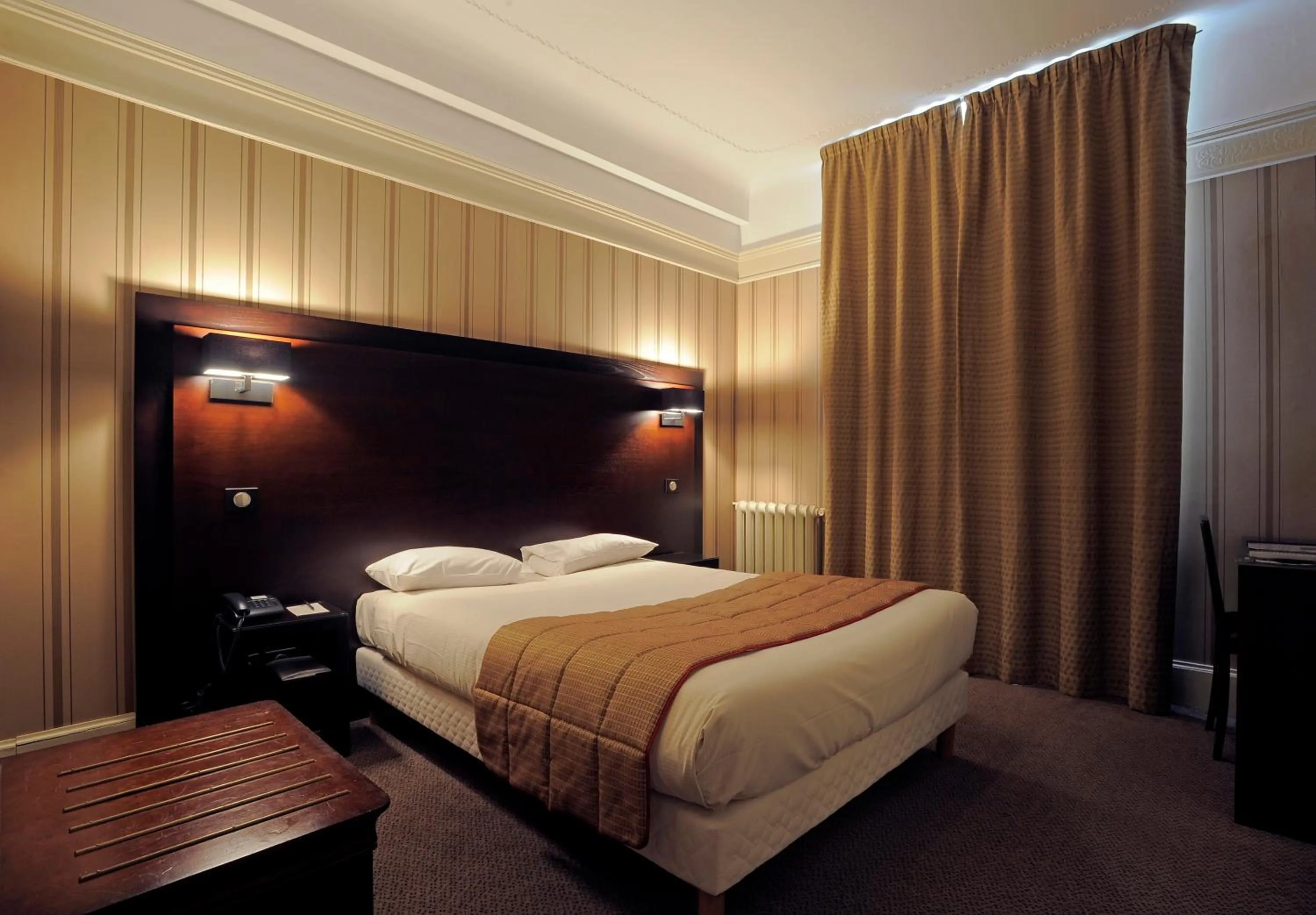 Bed in Le Grand Hotel