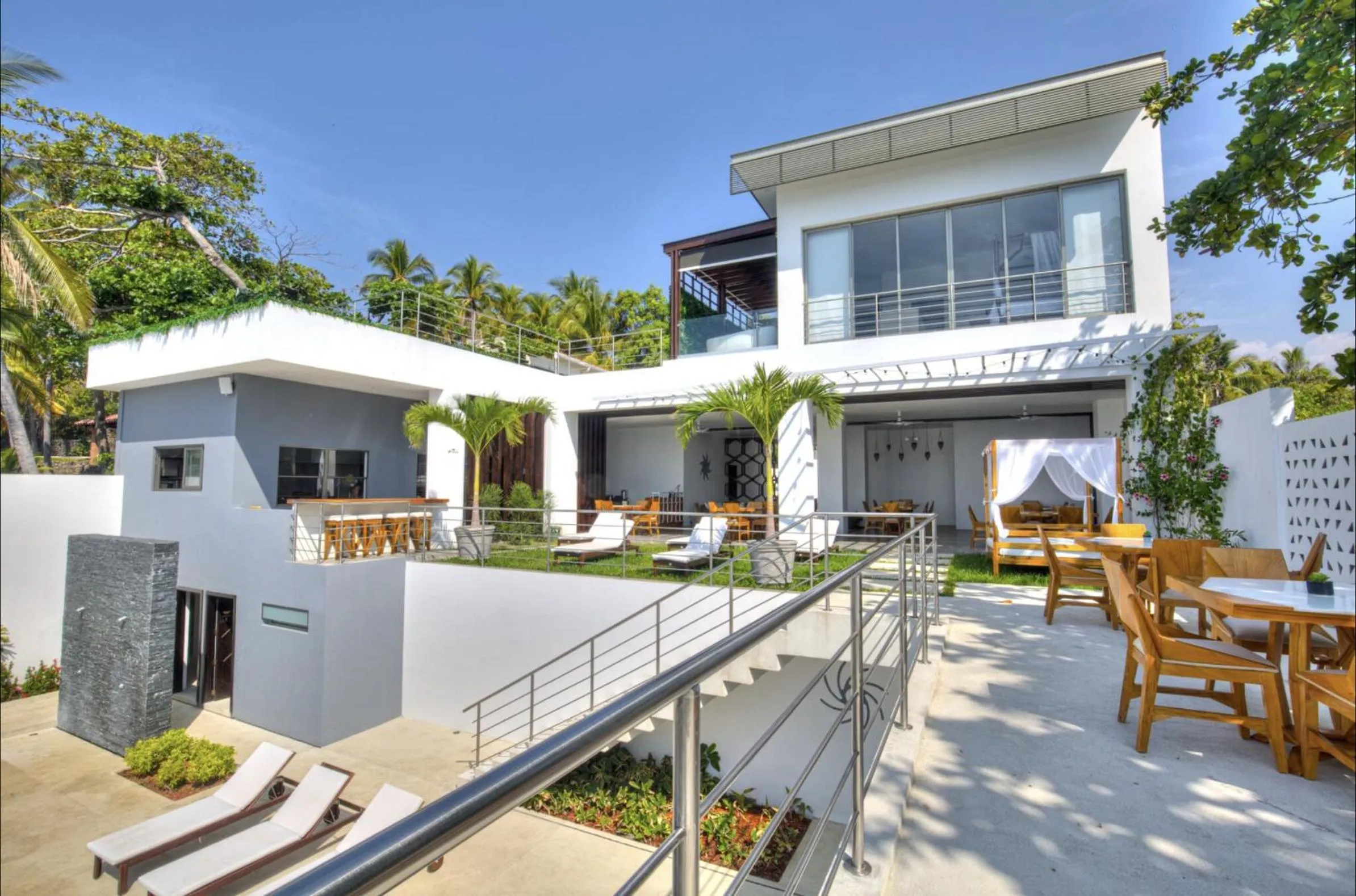 Restaurant/places to eat in Garten Hotel