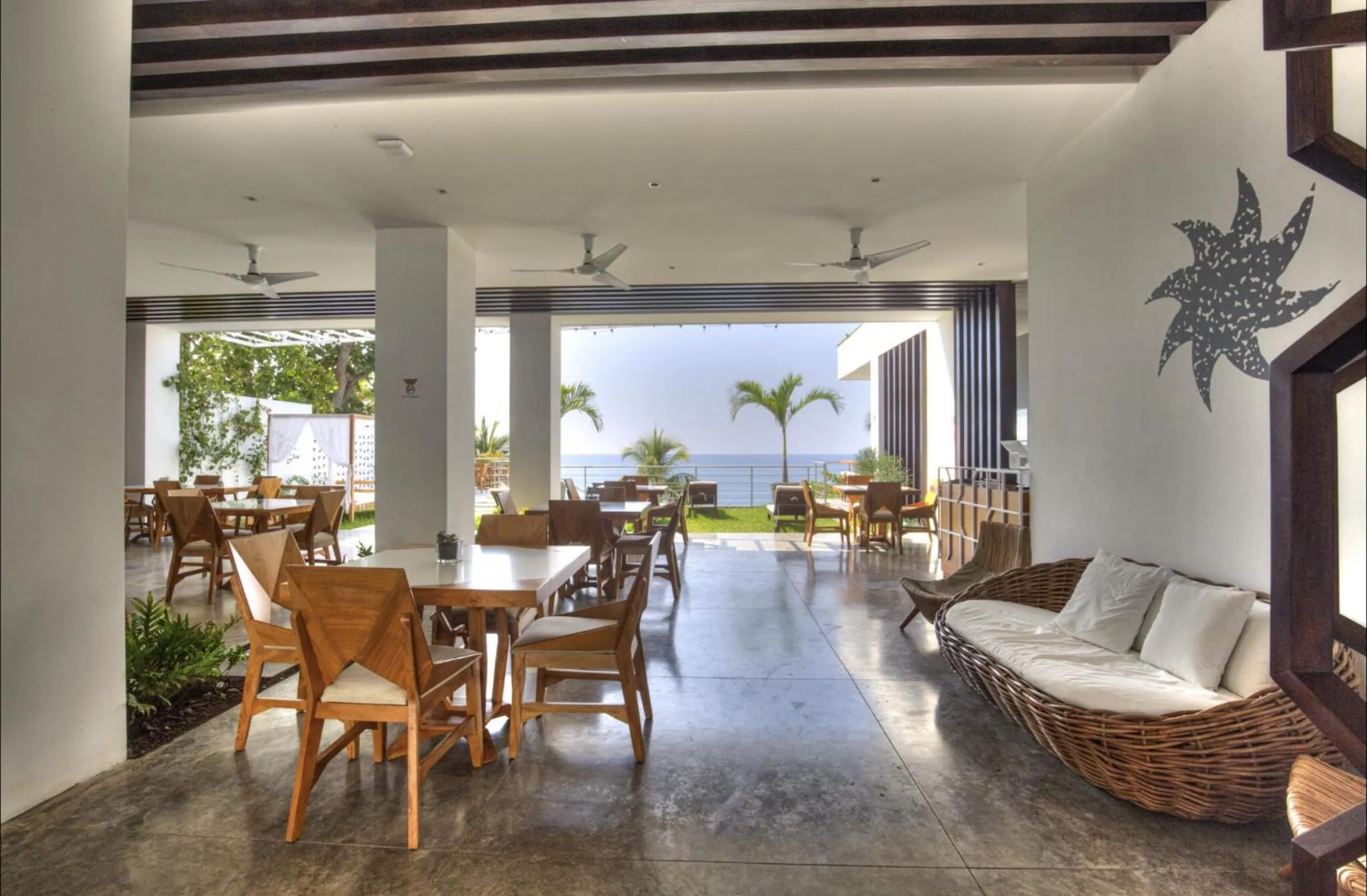 Restaurant/places to eat in Garten Hotel