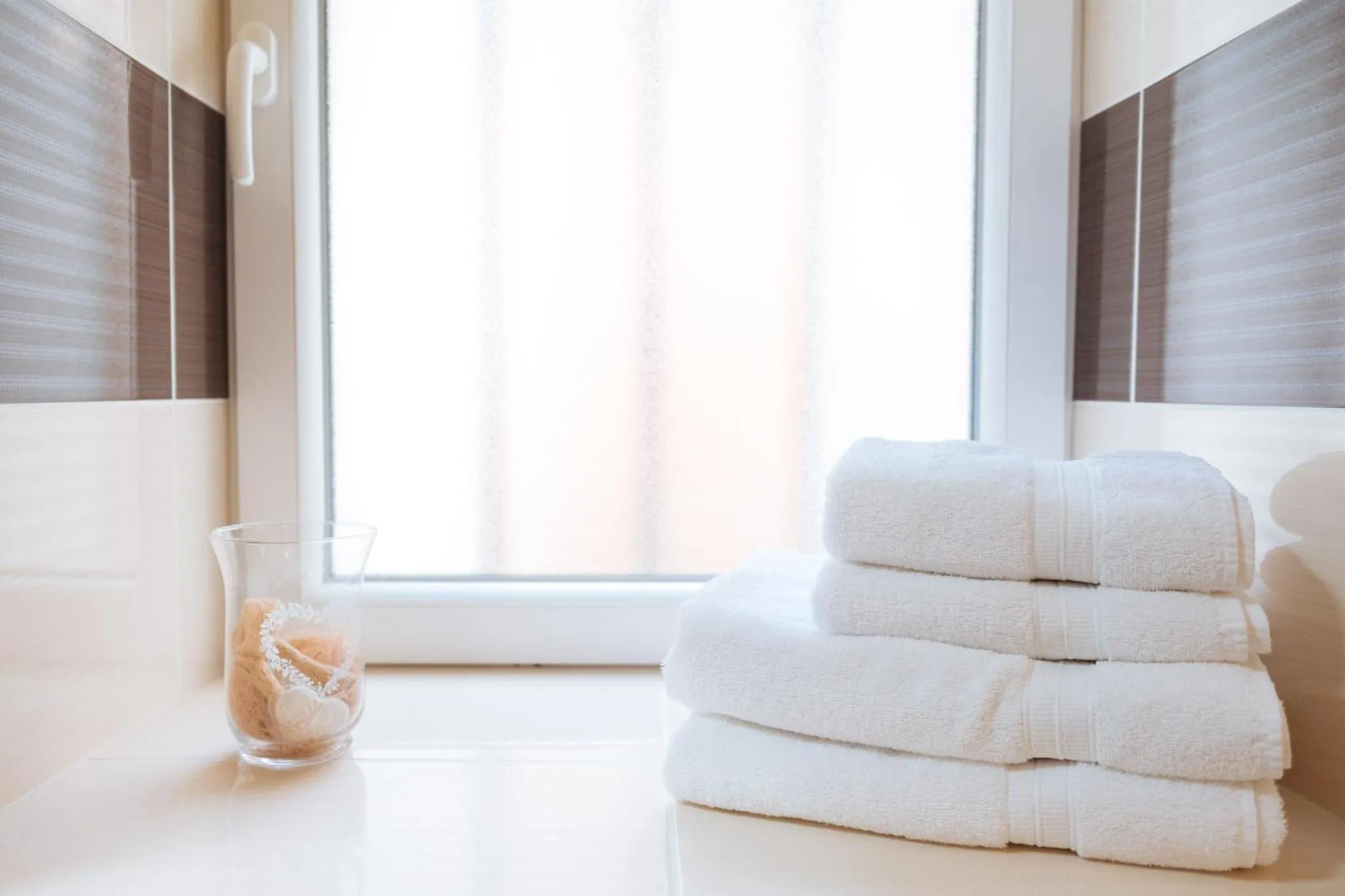 Photo of the whole room in CITOTEL La Chaumière Roz-Aven