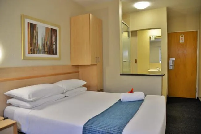 Road Lodge Cape Town International Airport