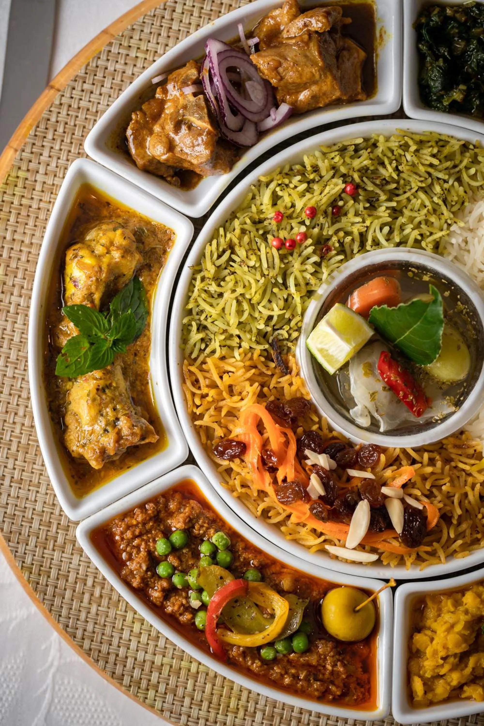 Restaurant/places to eat in Hotel Restaurant Kutchi