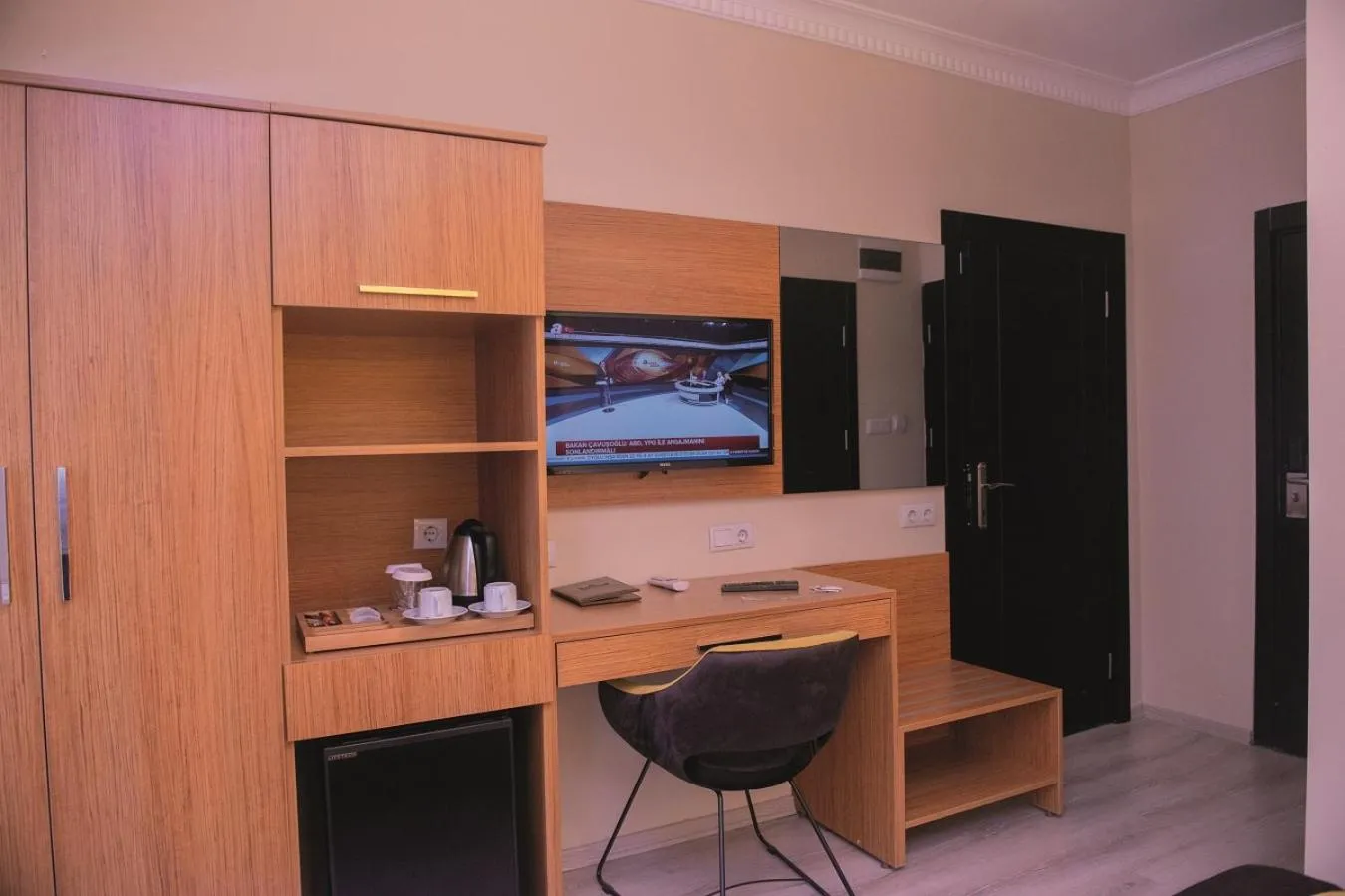 TV and multimedia in KARAMANS SİRKECİ SUİTES HOTEL