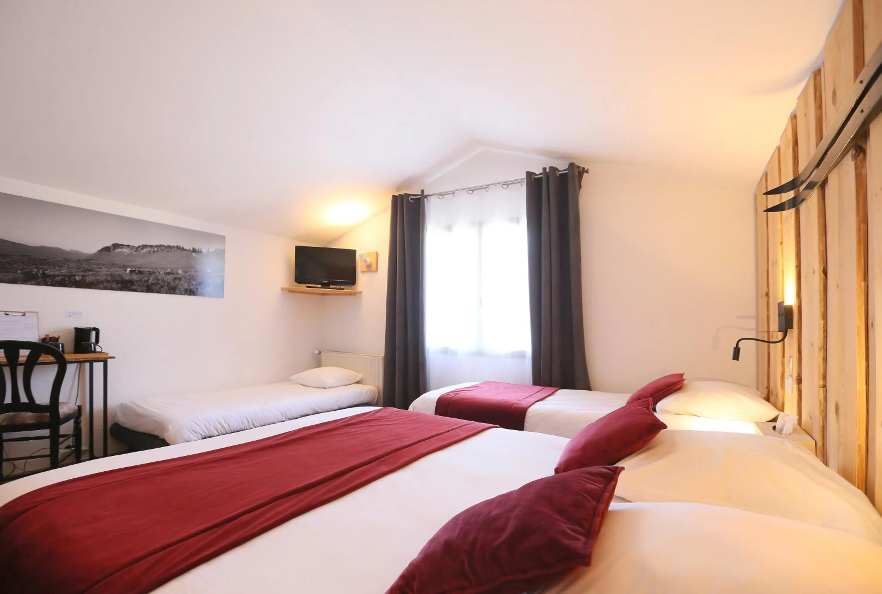 Bedroom, Bed in Hôtel Restaurant La Buffe