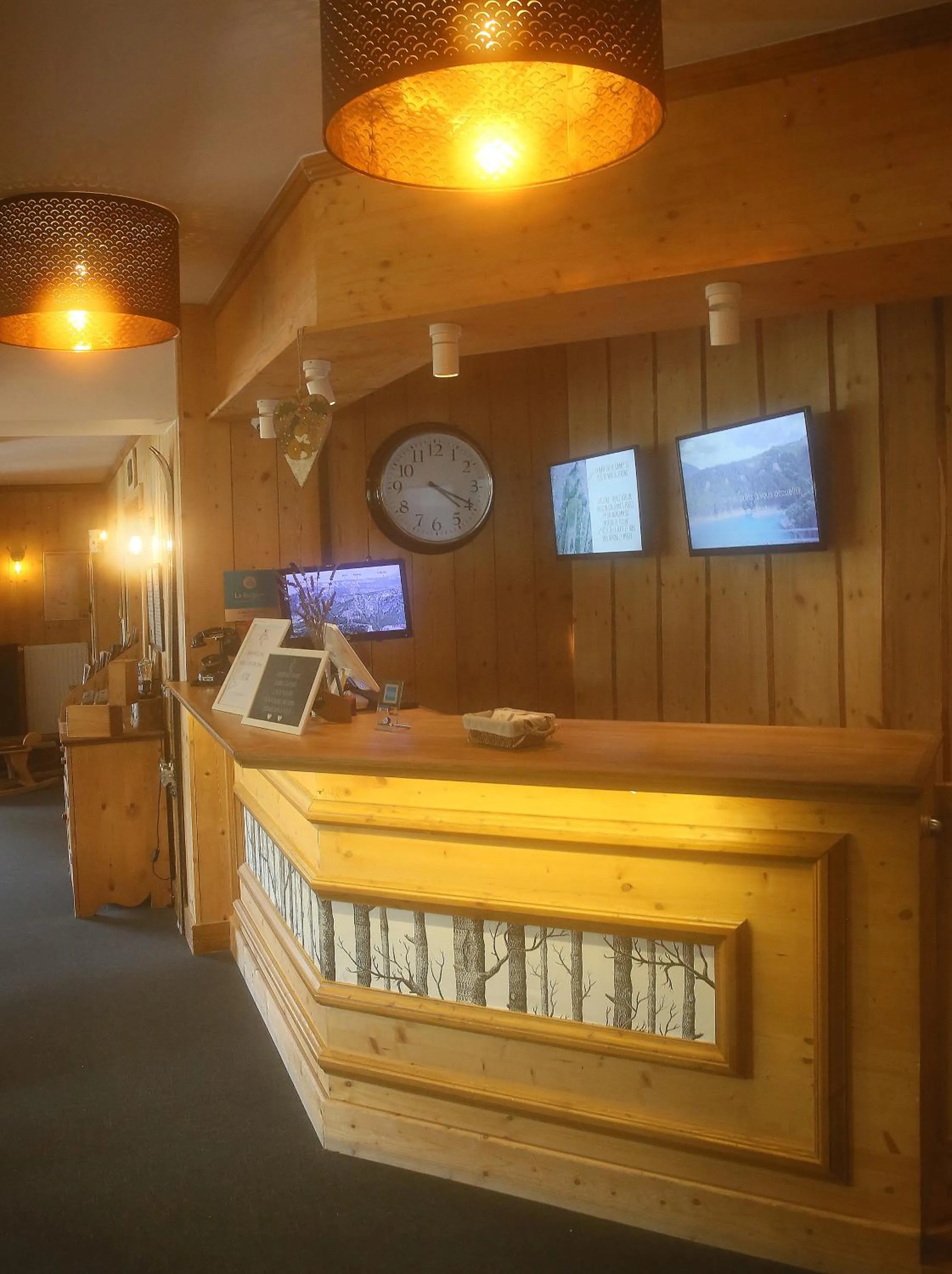 Lobby or reception in Hôtel Restaurant La Buffe