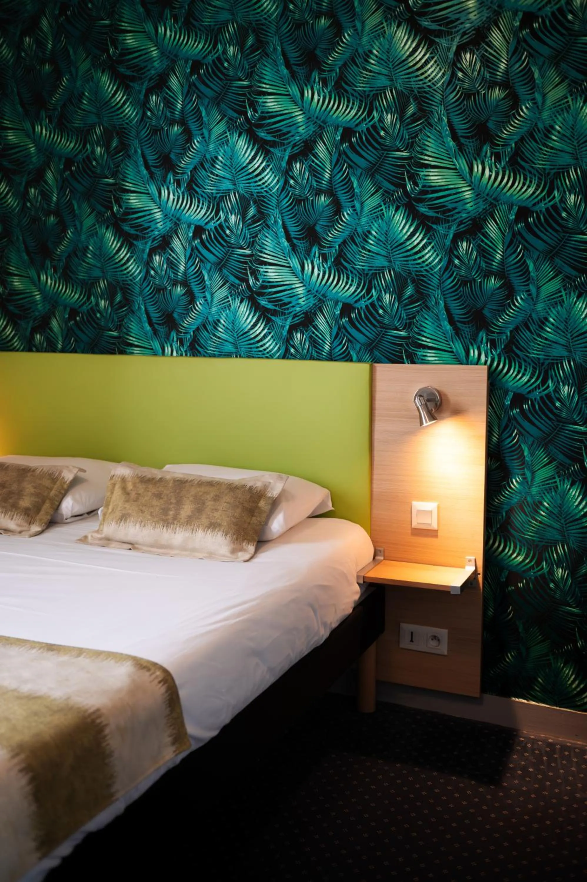 Photo of the whole room, Bed in Hôtel Bellevue