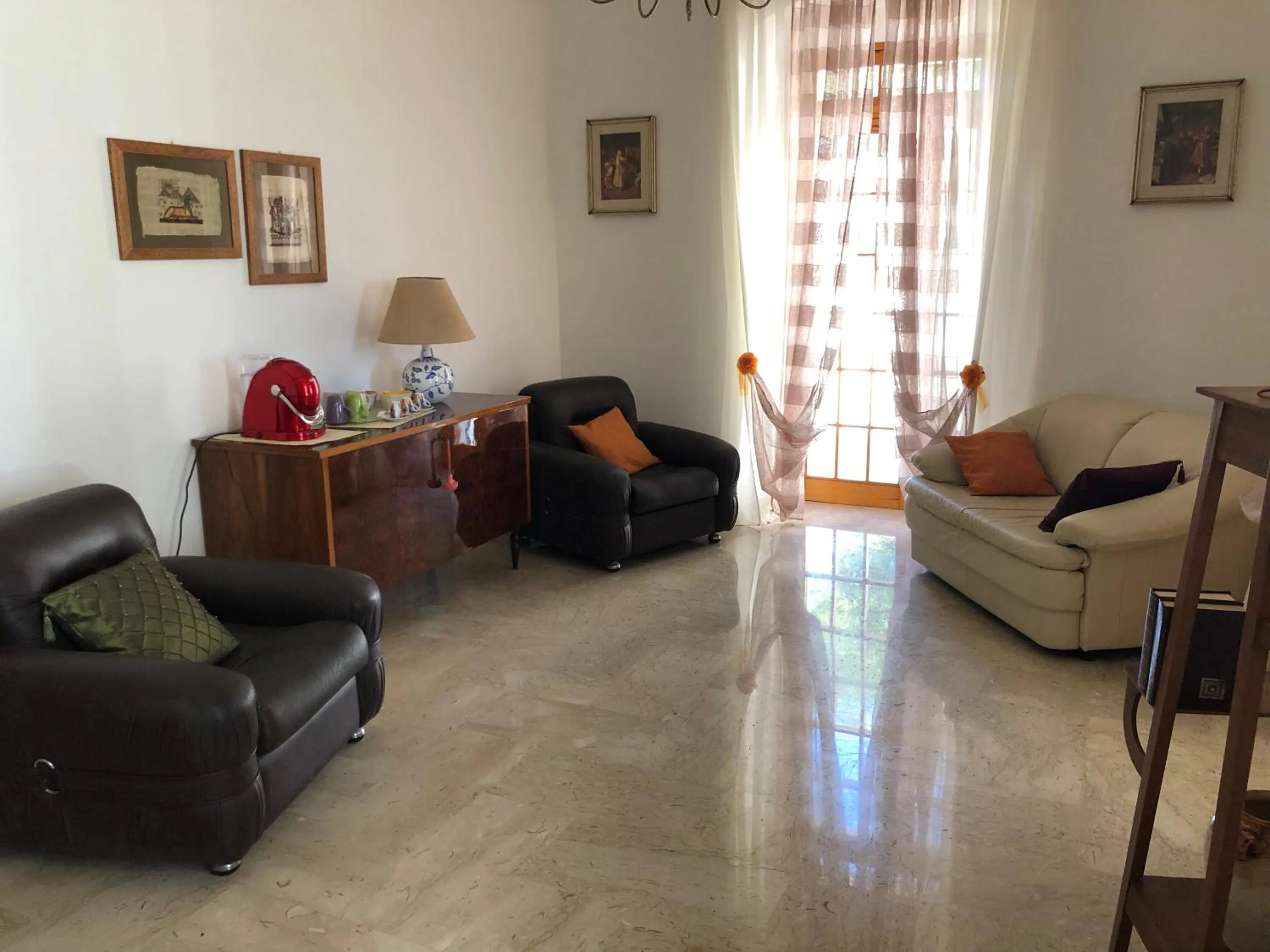 Coffee/tea facilities in Dimora Sofia