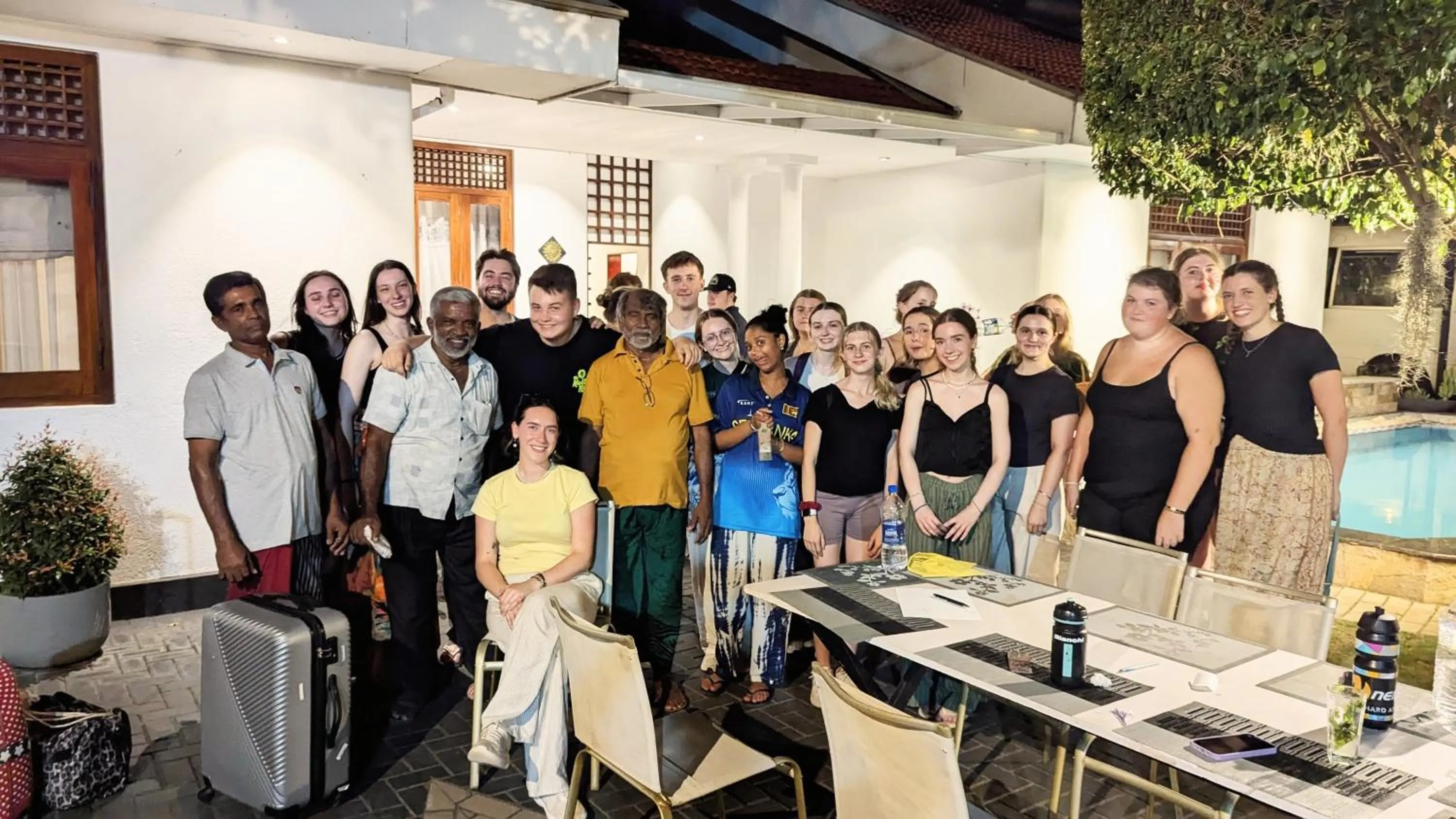 Restaurant/places to eat in Suriya Arana