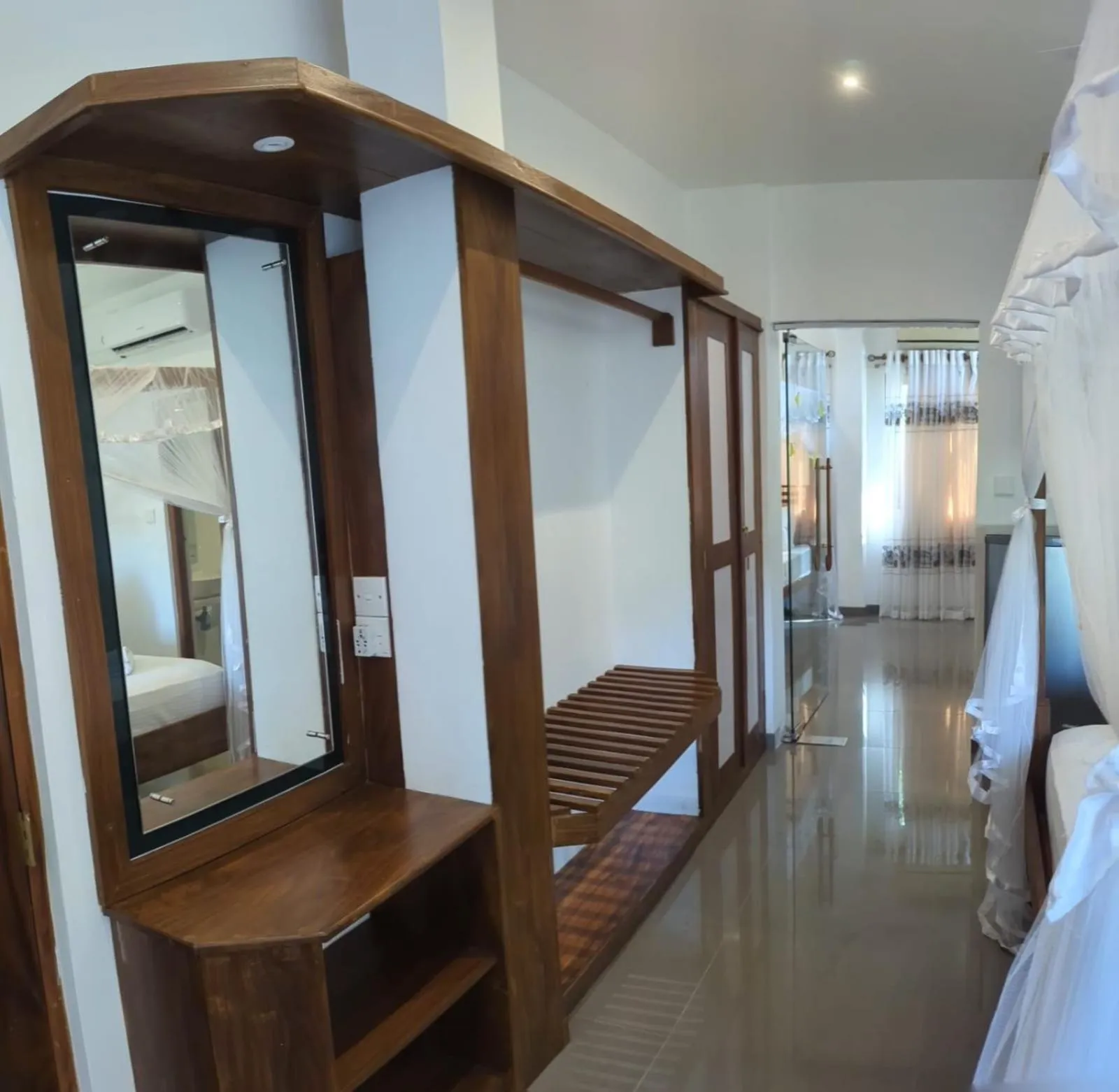 Photo of the whole room, Bed in Suriya Arana