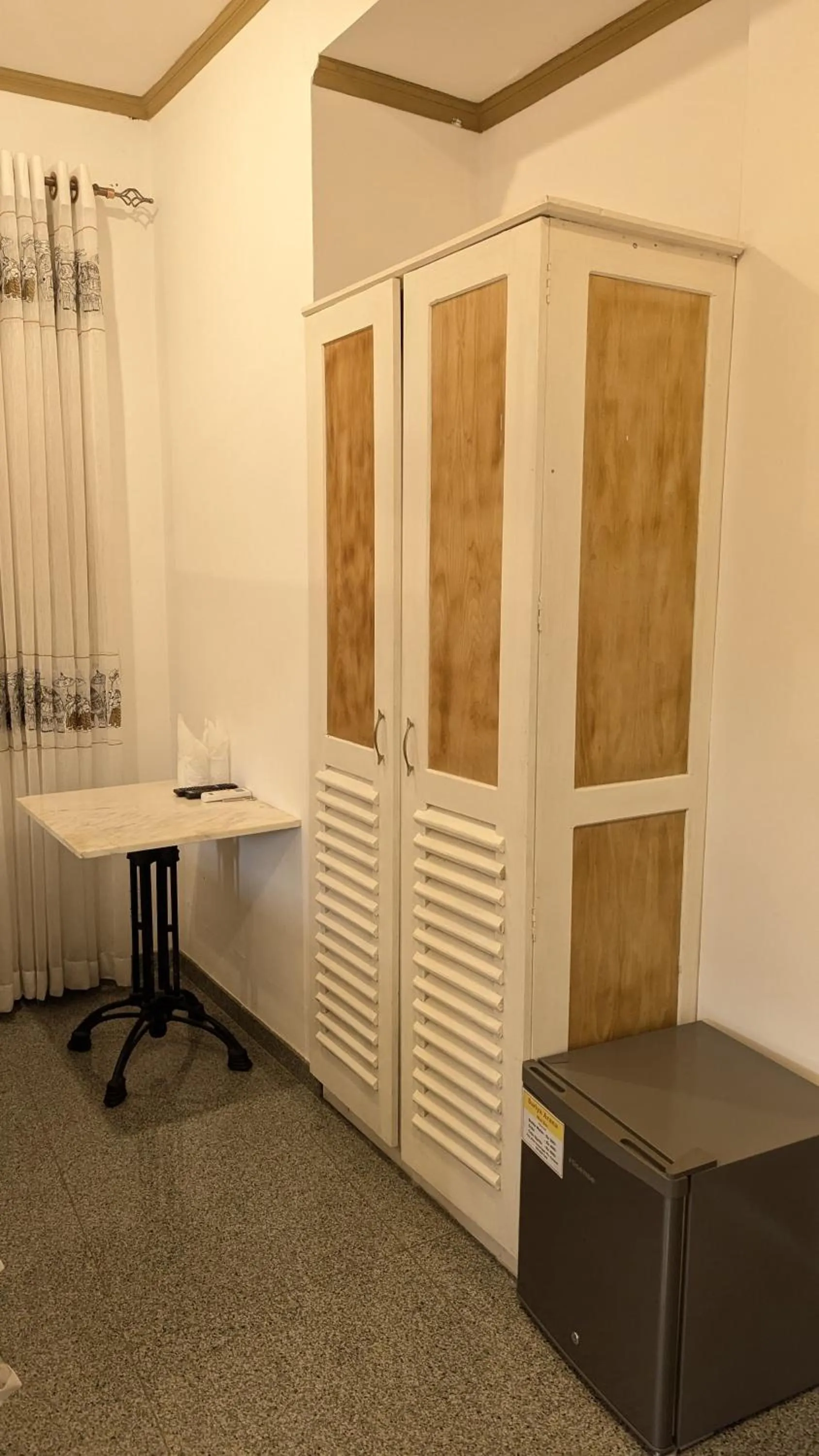 minibar in Suriya Arana