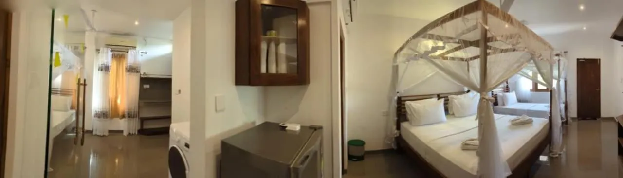 Property building, Bed in Suriya Arana