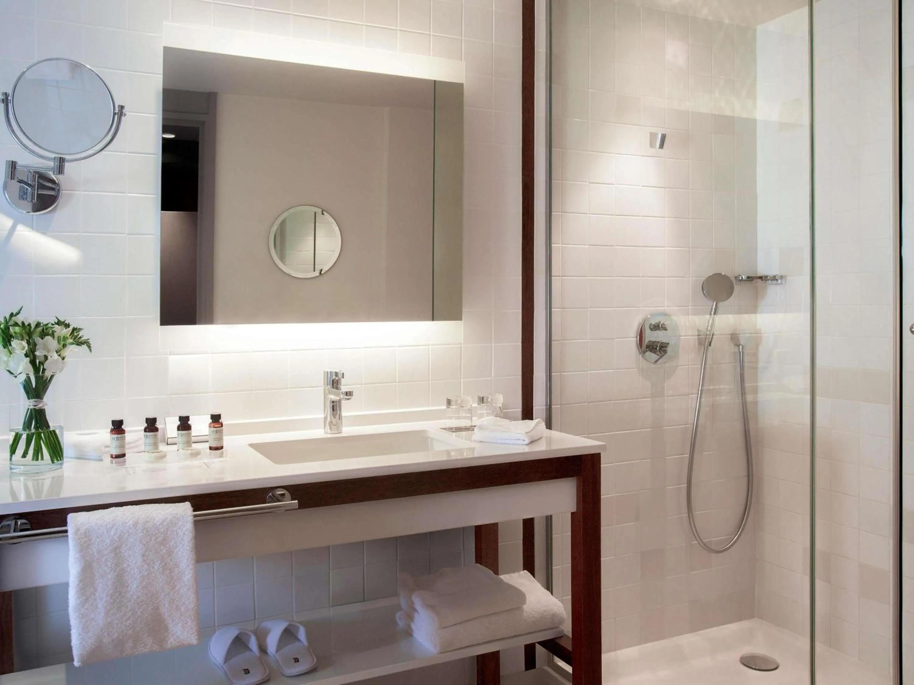 Bedroom in Pullman Cannes Mandelieu