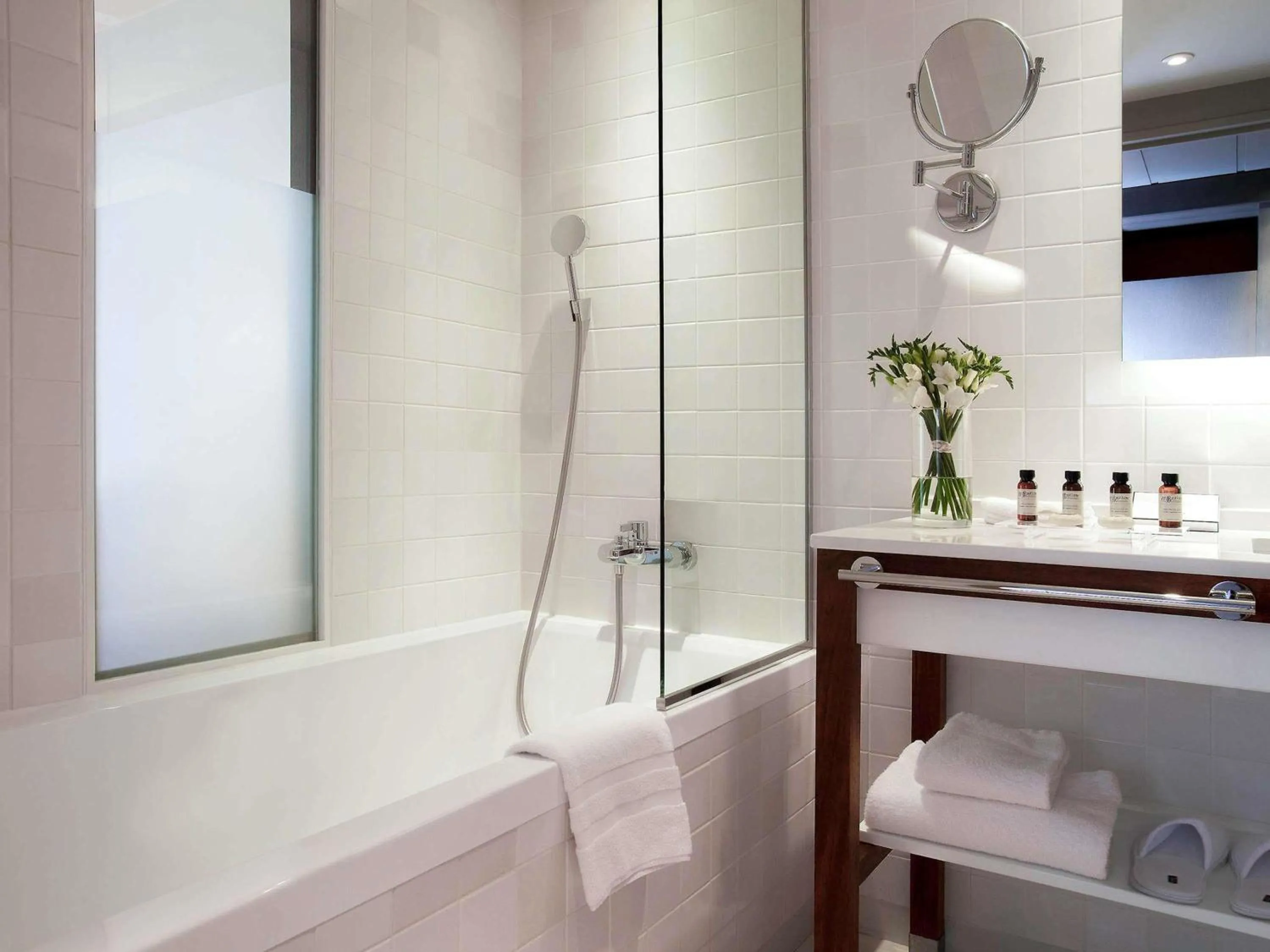 Bedroom in Pullman Cannes Mandelieu