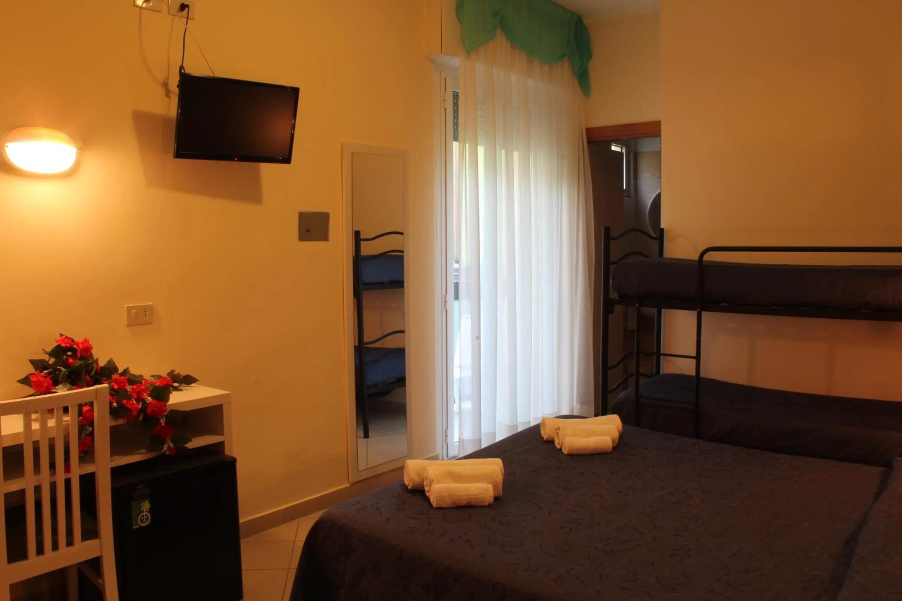 Bedroom, Bed in Hotel Senyor