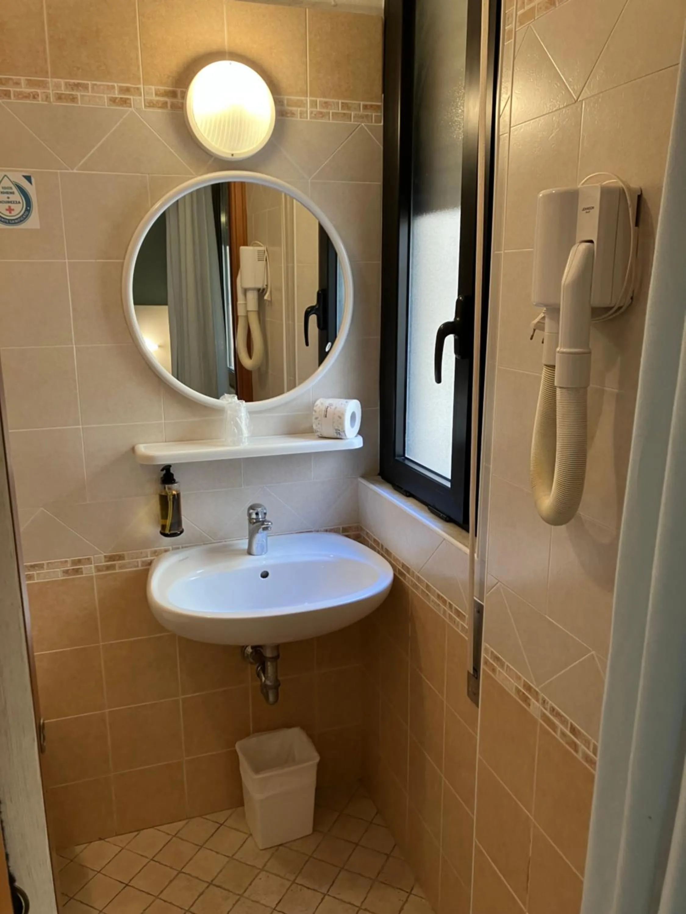 Shower in Hotel Senyor