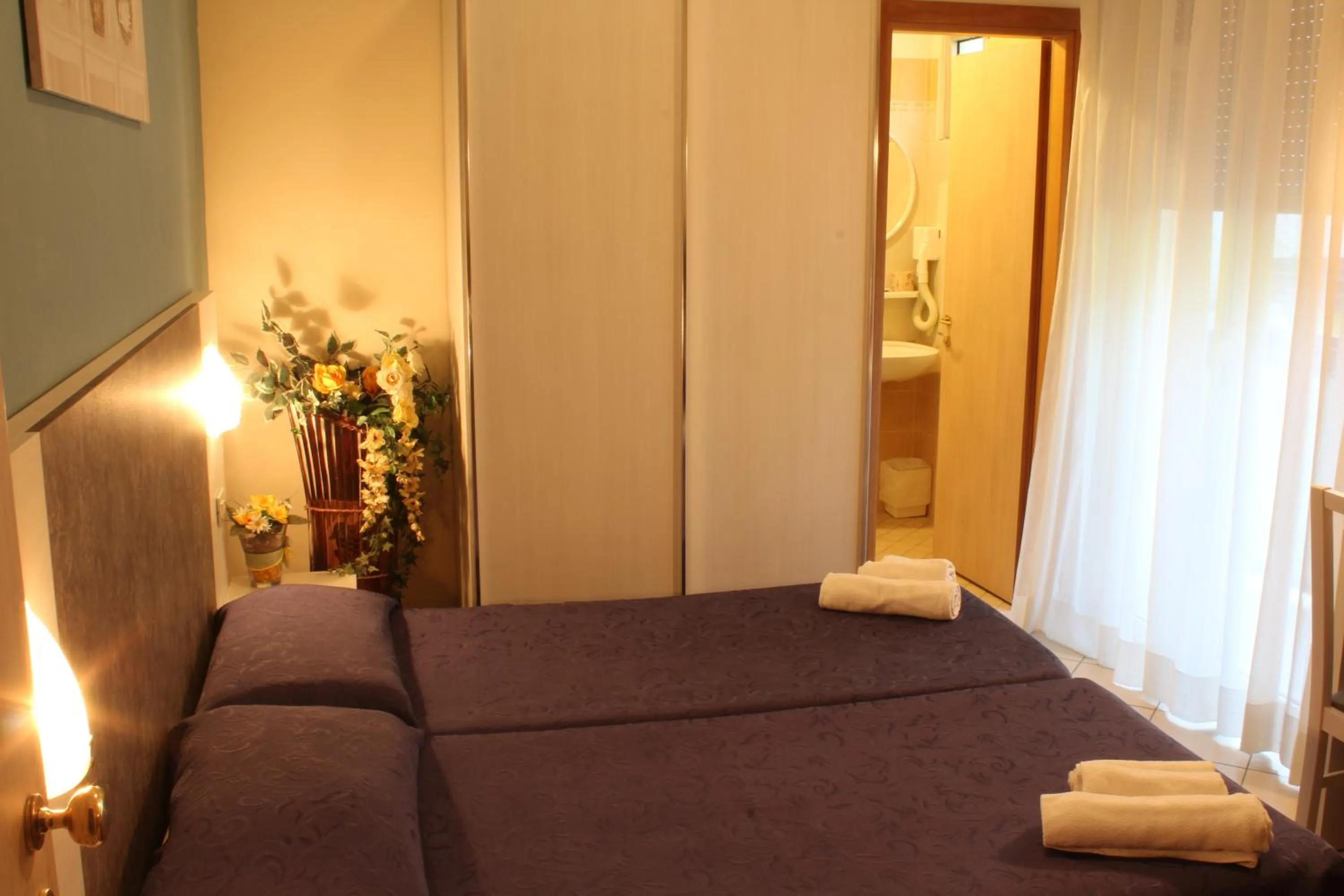 Bedroom, Bed in Hotel Senyor