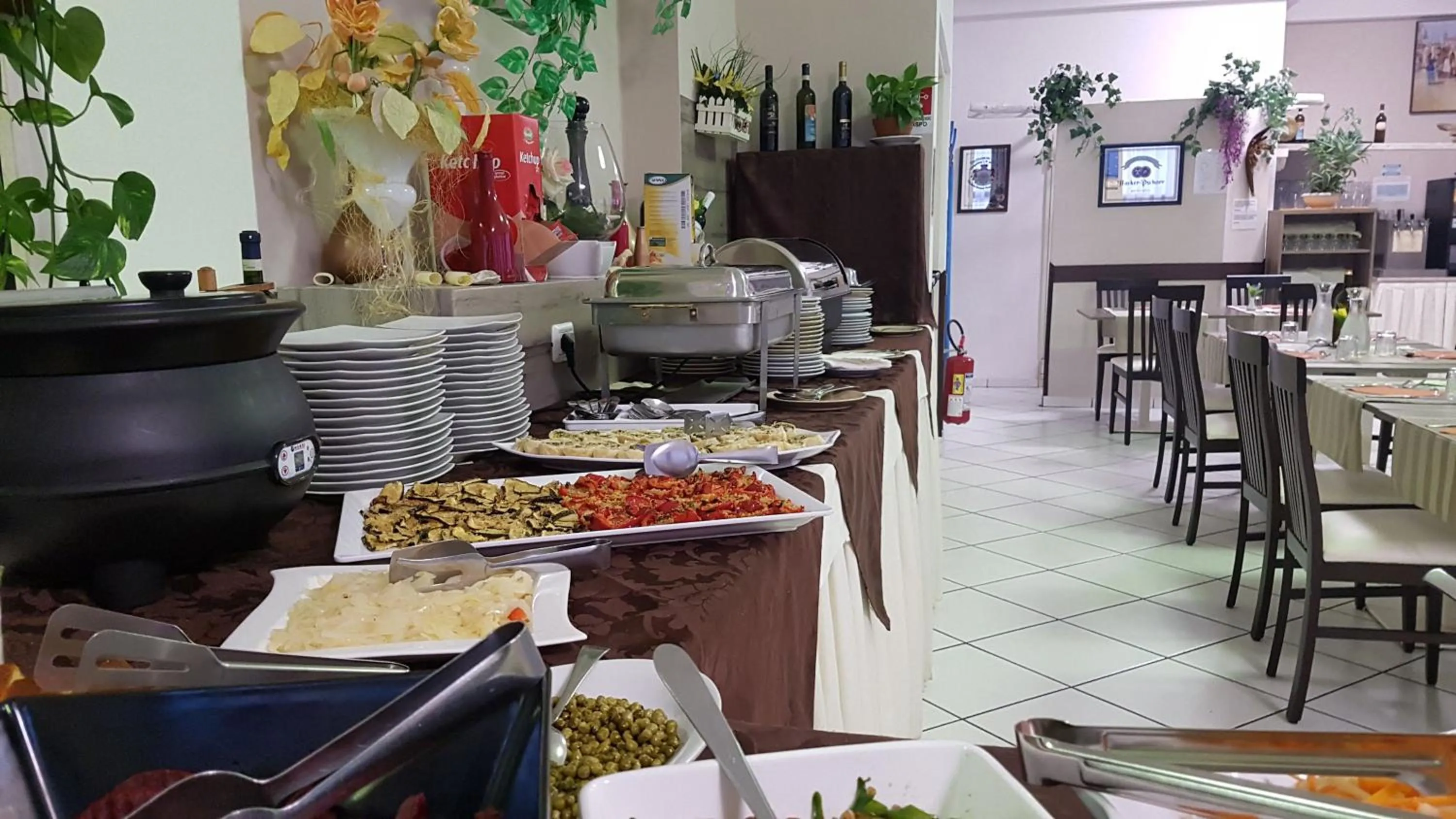 Restaurant/places to eat in Hotel Senyor