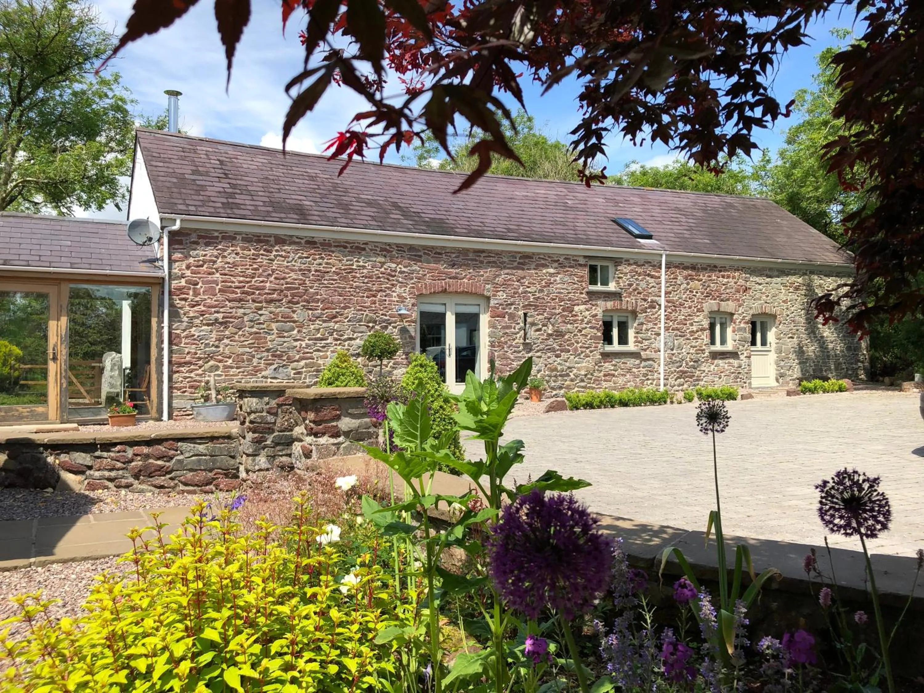 Property building in Dan y Graig Barn, Carmarthen