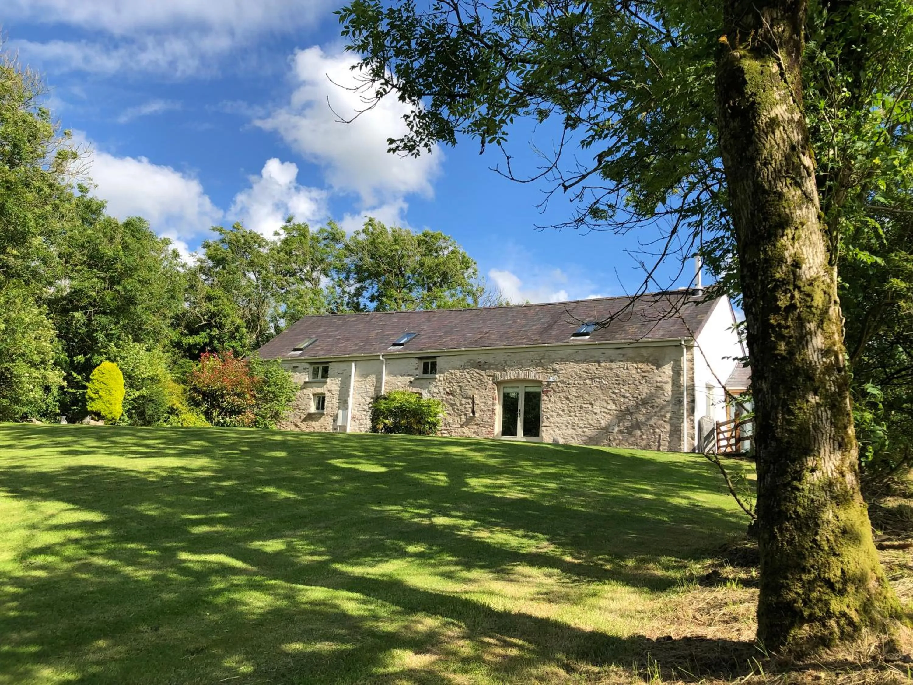 Property building in Dan y Graig Barn, Carmarthen