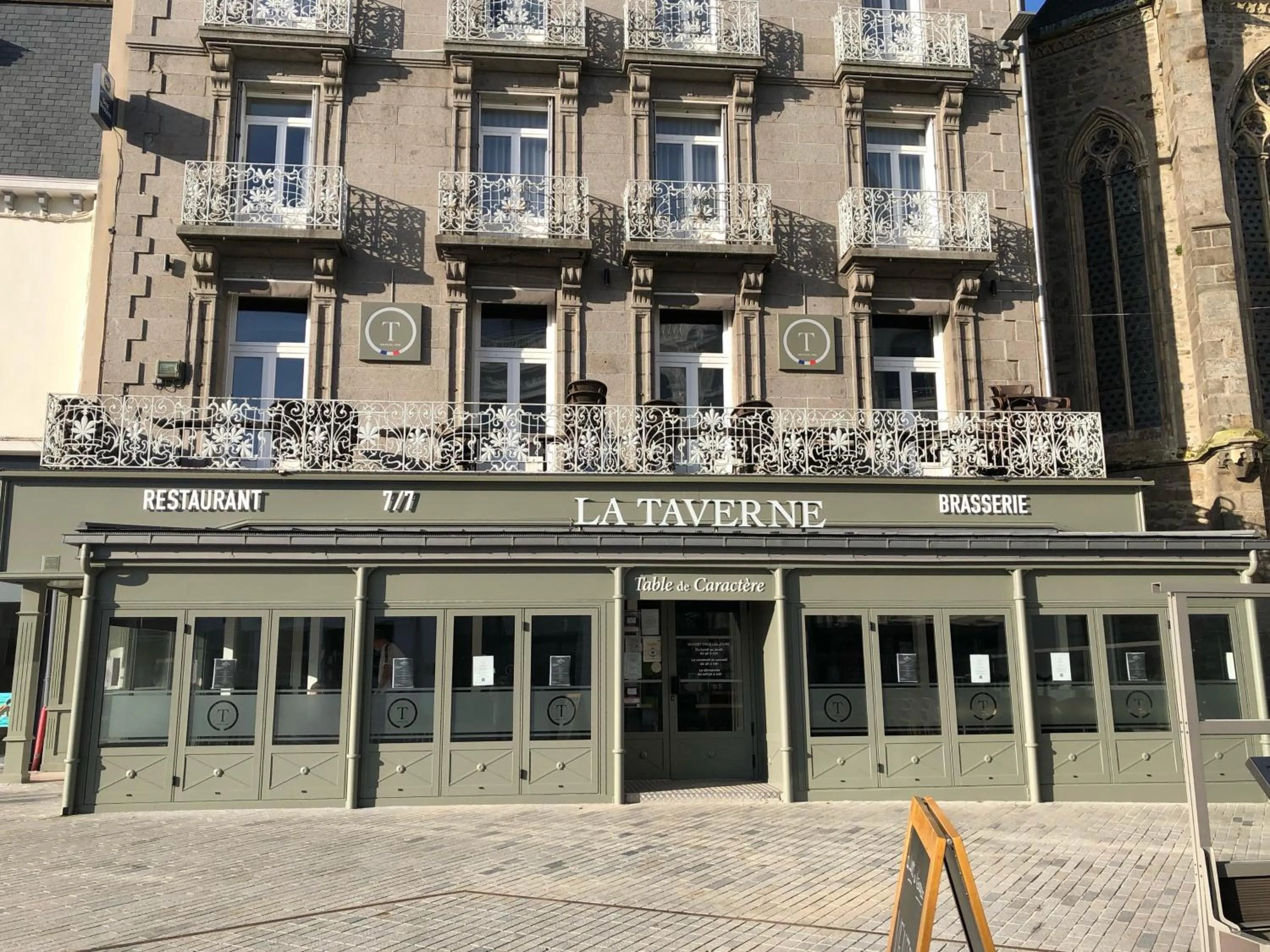 Restaurant/places to eat in Best Western Le Duguesclin Hôtel-Restaurant