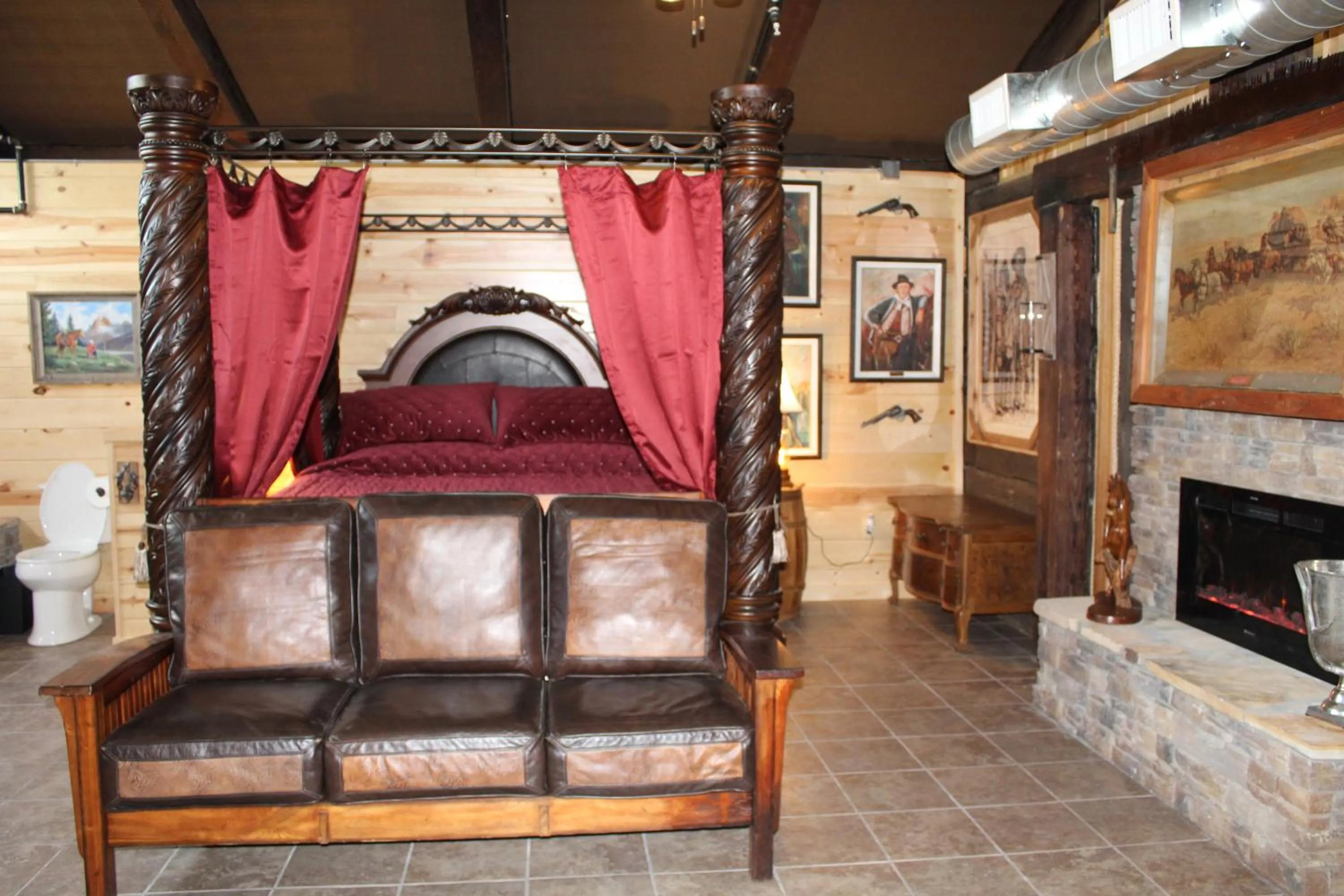 Samantha's Timber Inn