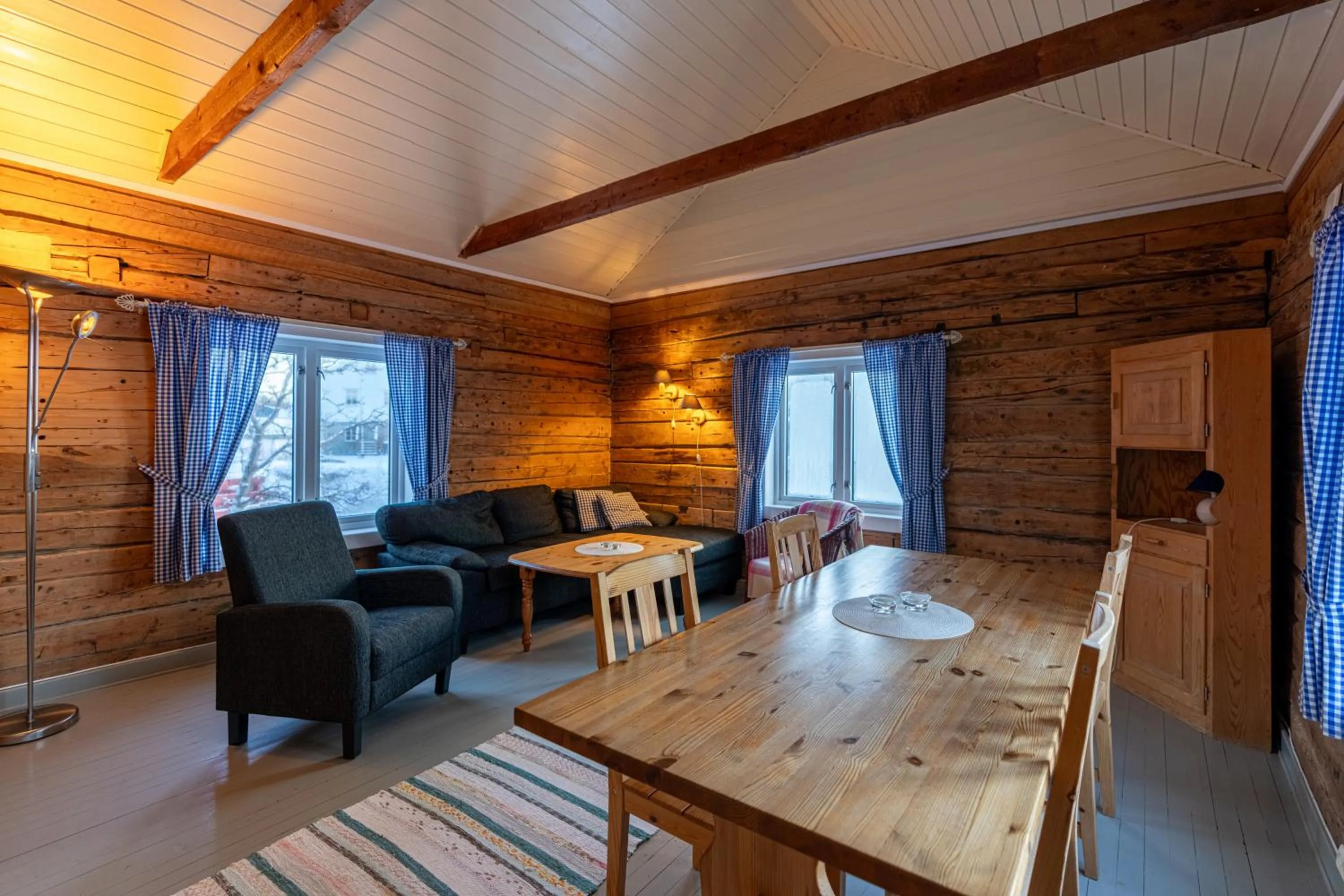 Living room in Henningsvær Rorbuer
