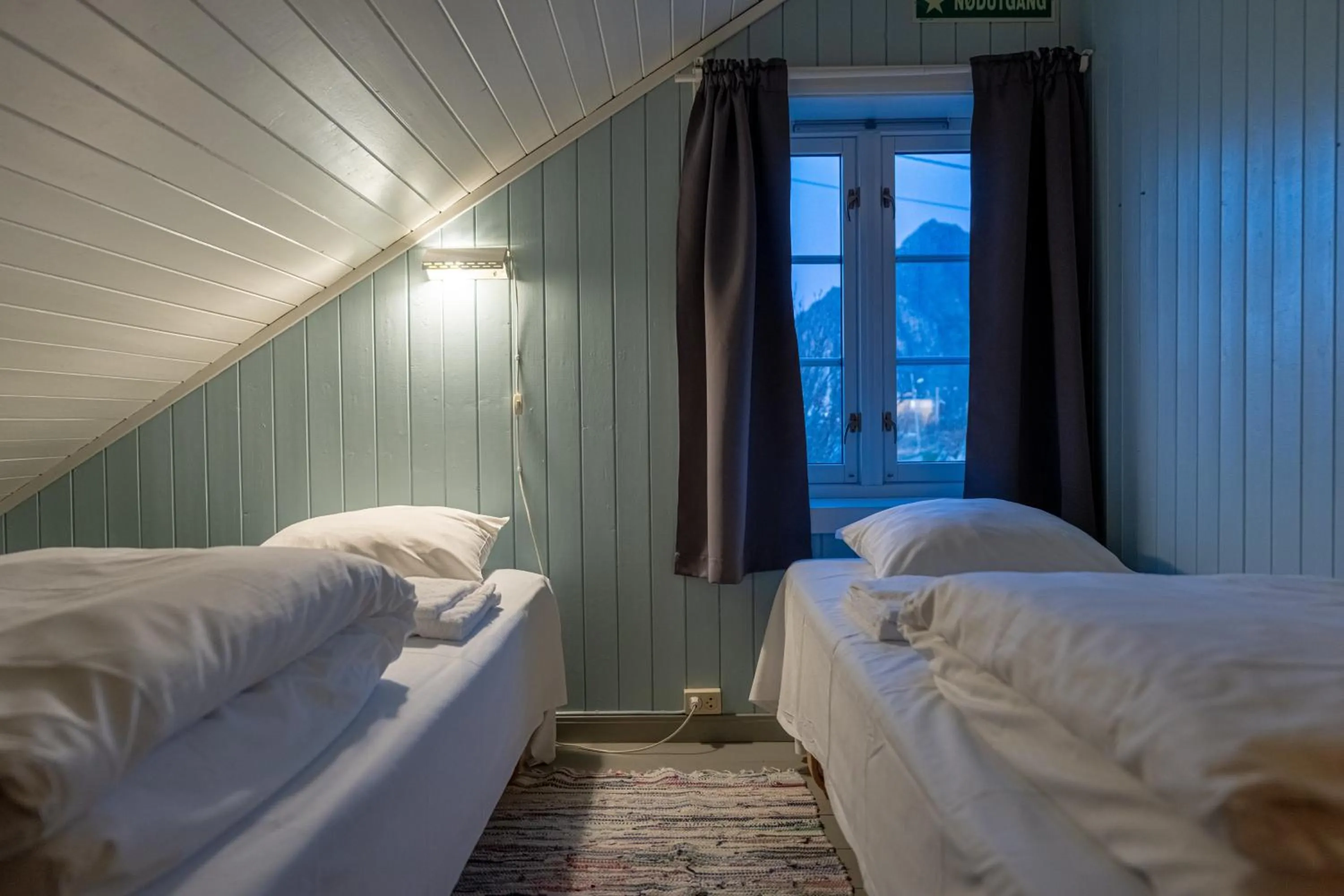 Bedroom, Bed in Henningsvær Rorbuer