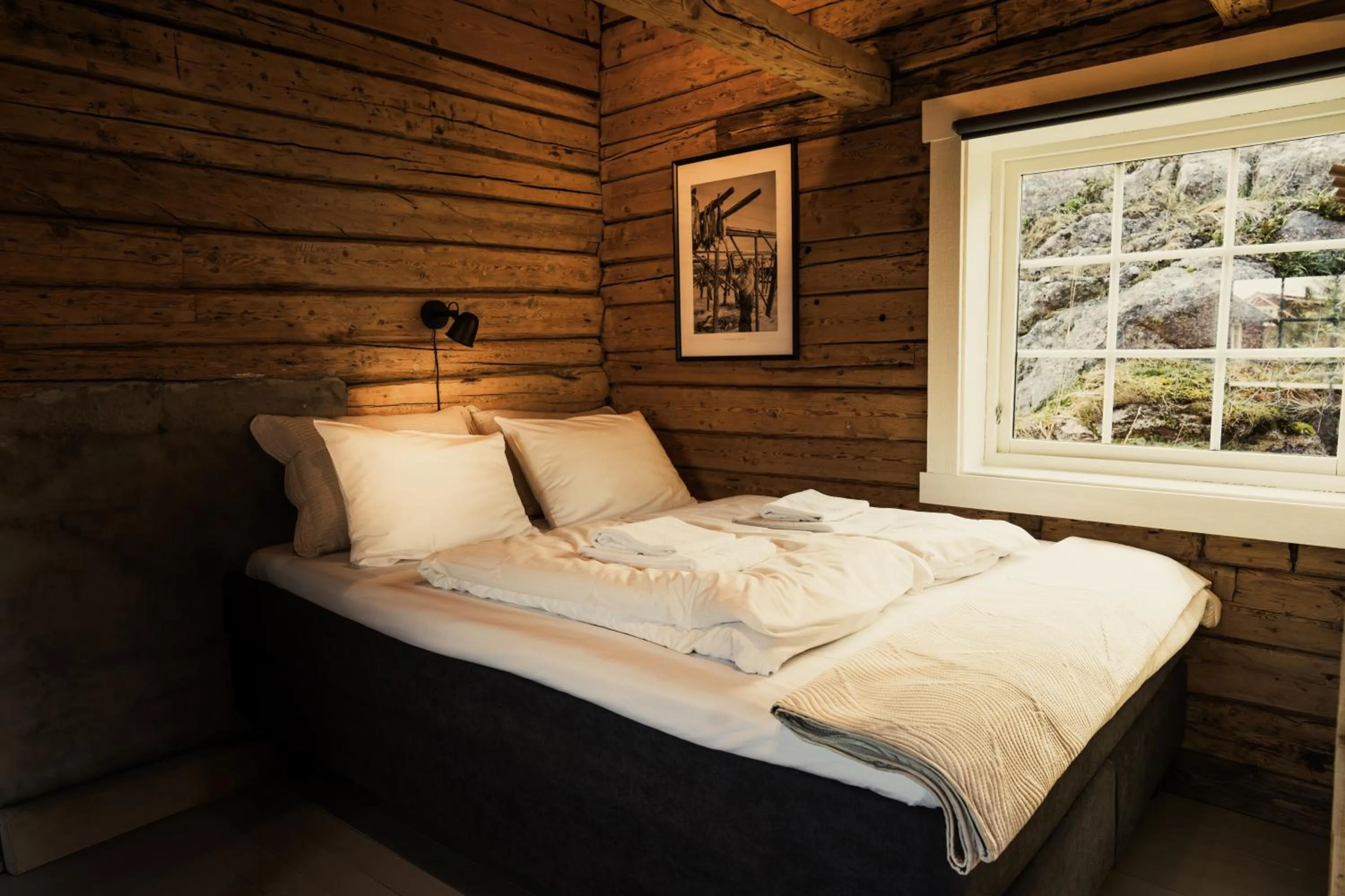 Bed in Henningsvær Rorbuer