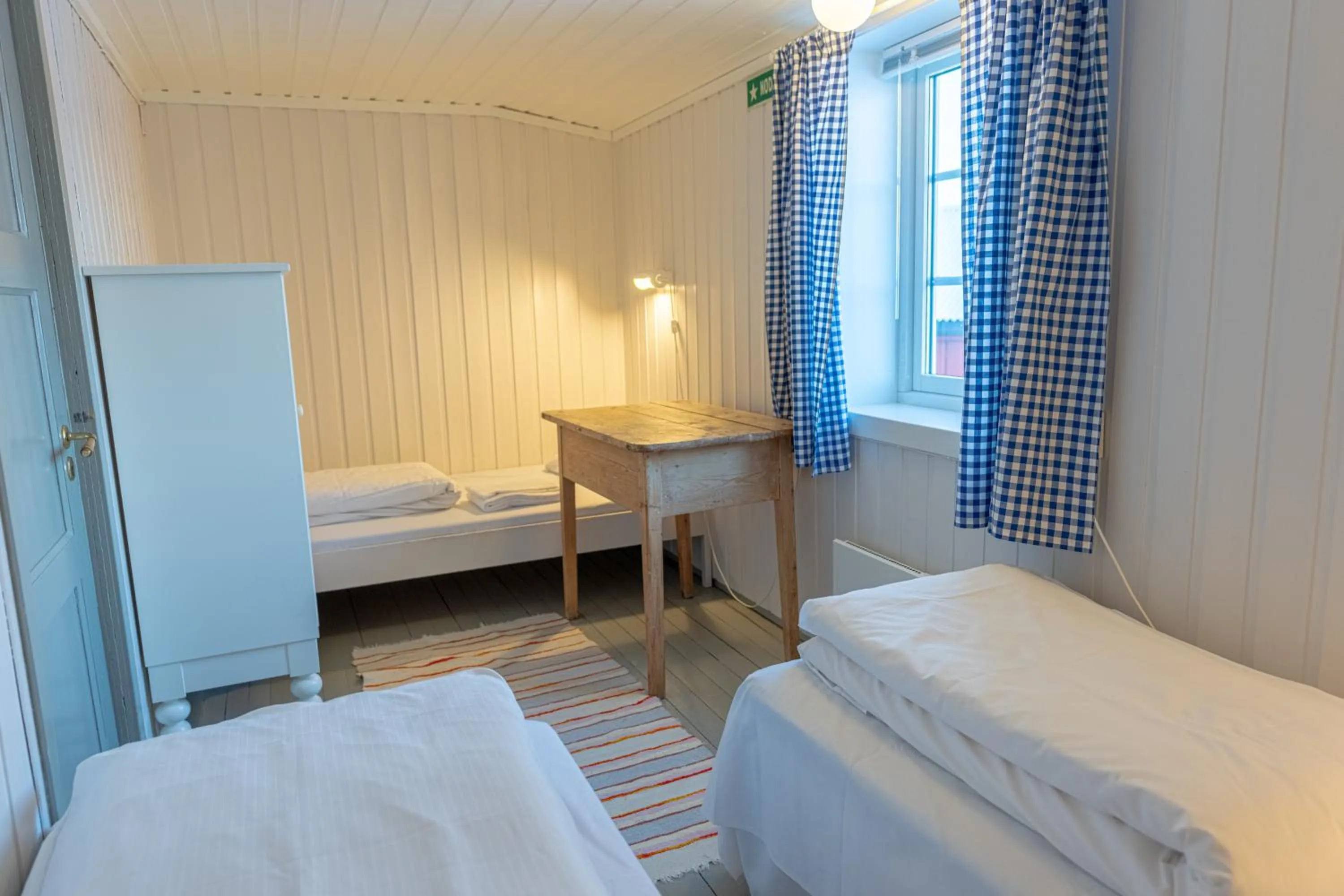 Bed in Henningsvær Rorbuer