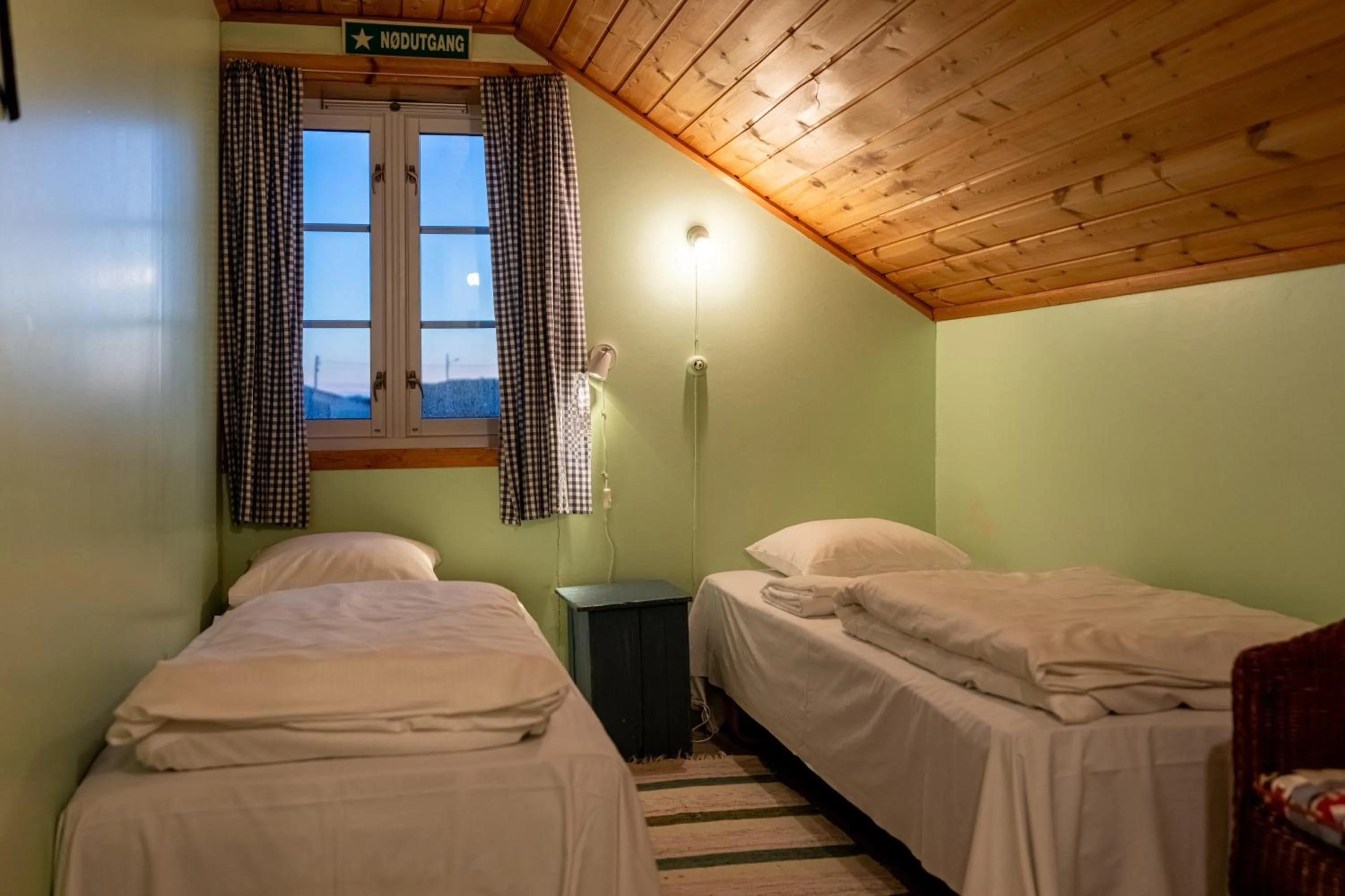 Bedroom, Bed in Henningsvær Rorbuer