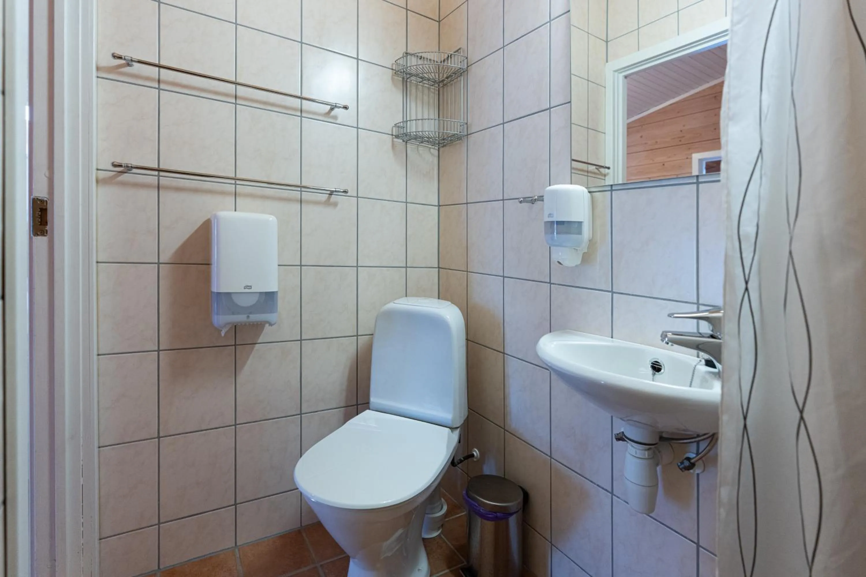 Bathroom in Henningsvær Rorbuer