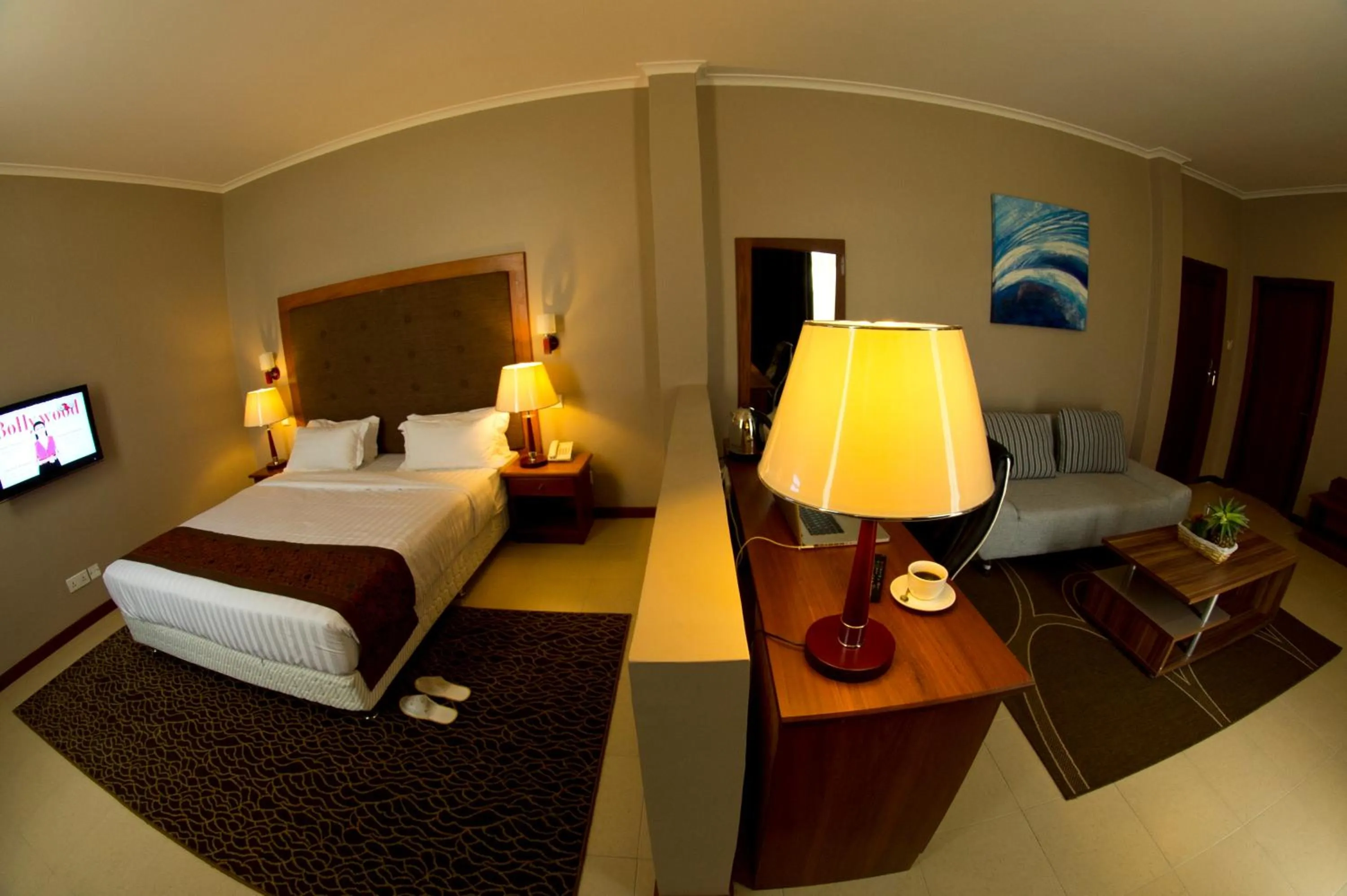 Photo of the whole room, Bed in Seascape Hotel