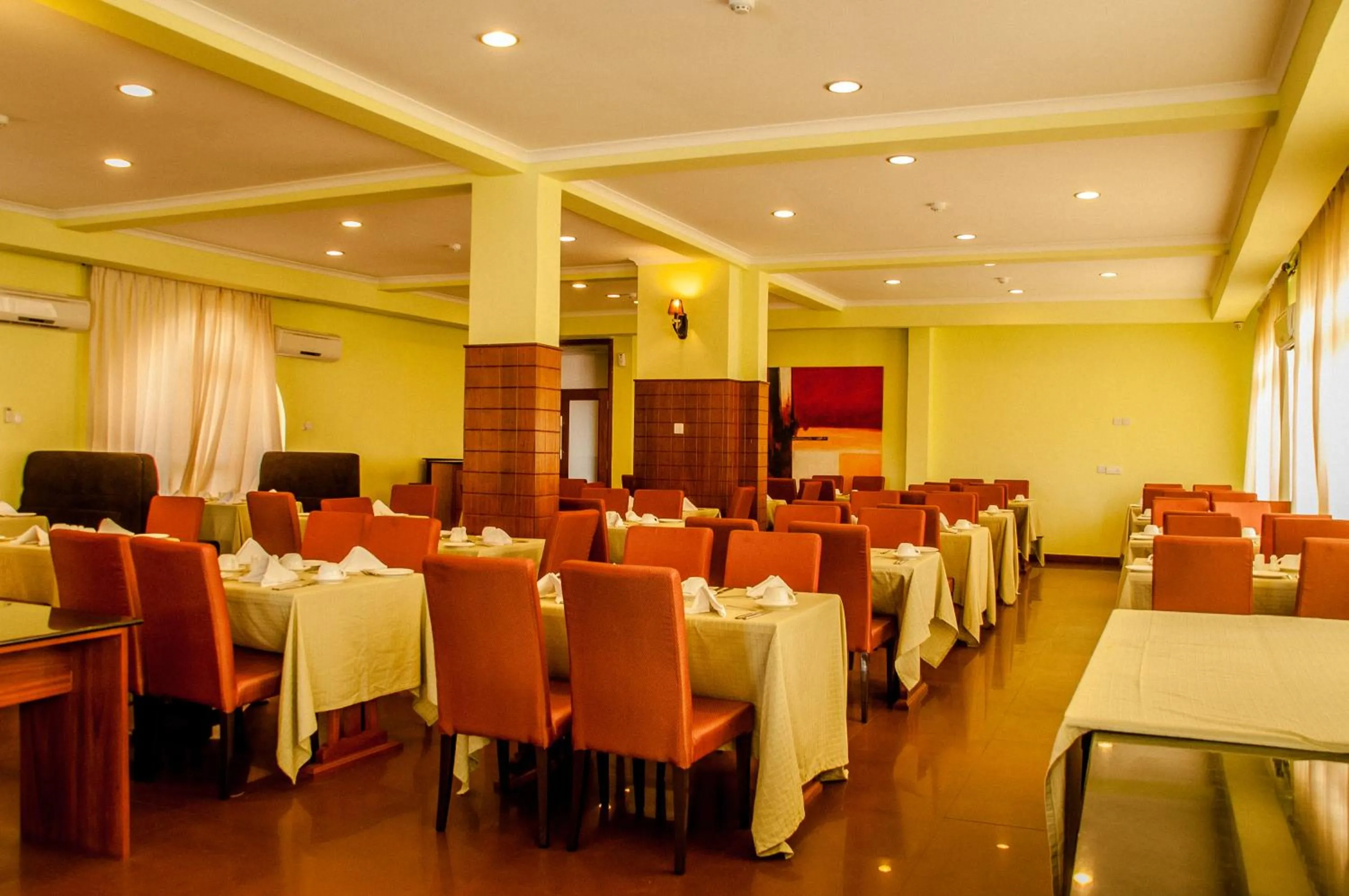 Restaurant/places to eat in Seascape Hotel