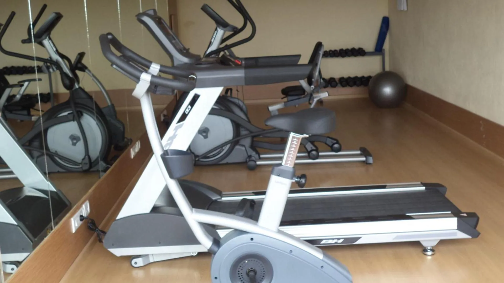 Fitness centre/facilities in The Quorum