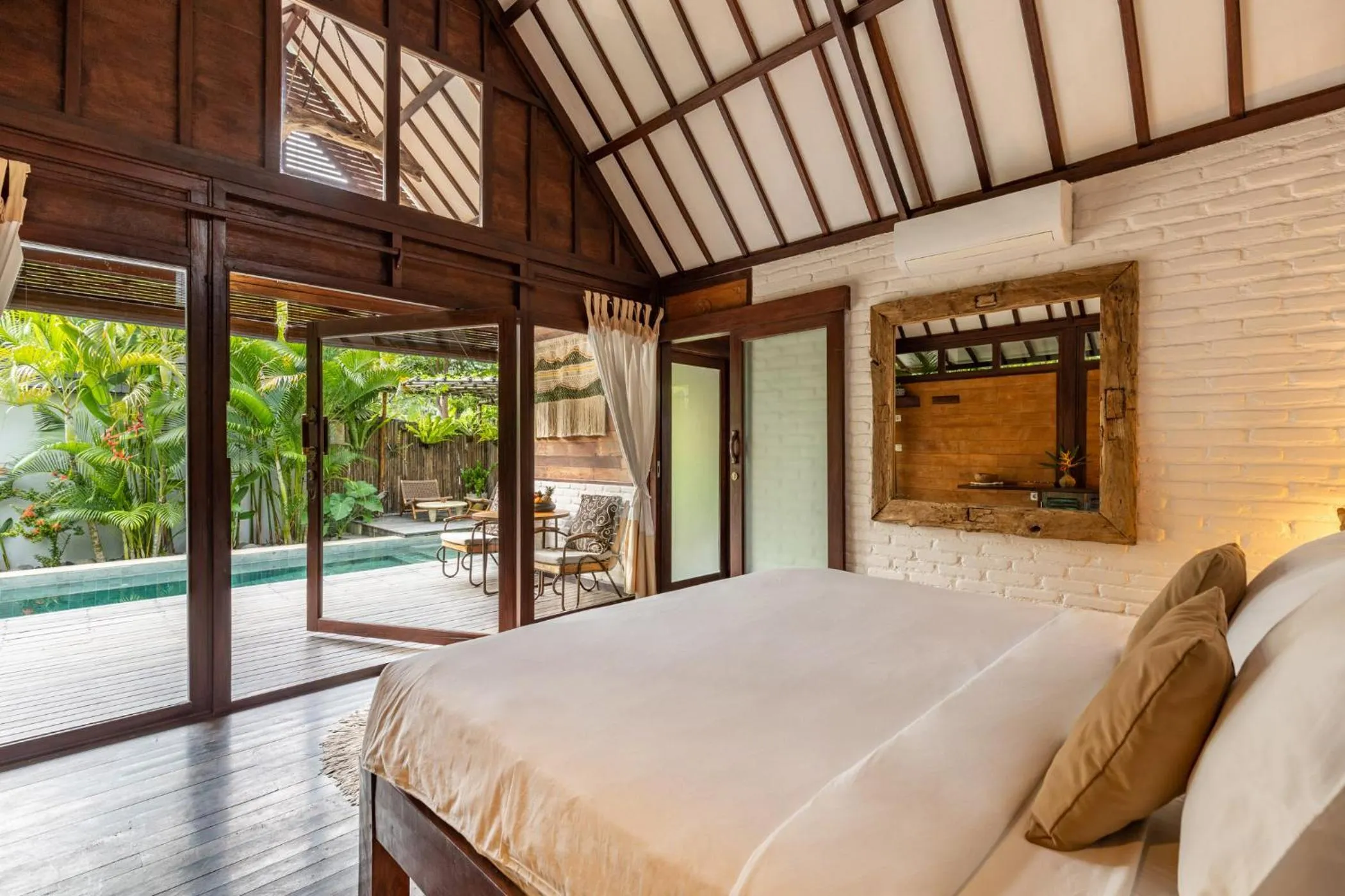 Bed in Rimba Villas Gili Air