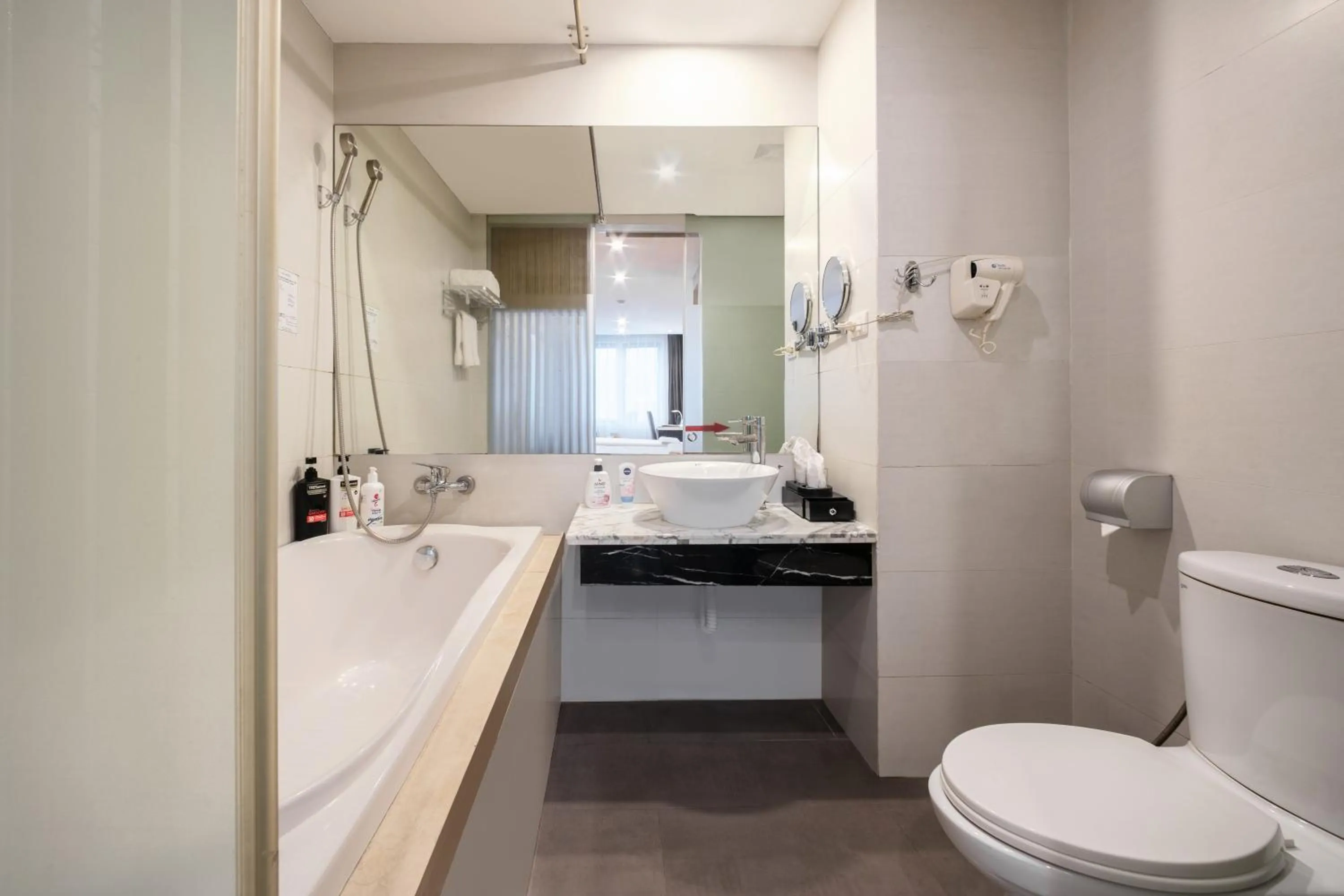 Toilet in A25 Hotel - 66 Trần Thái Tông