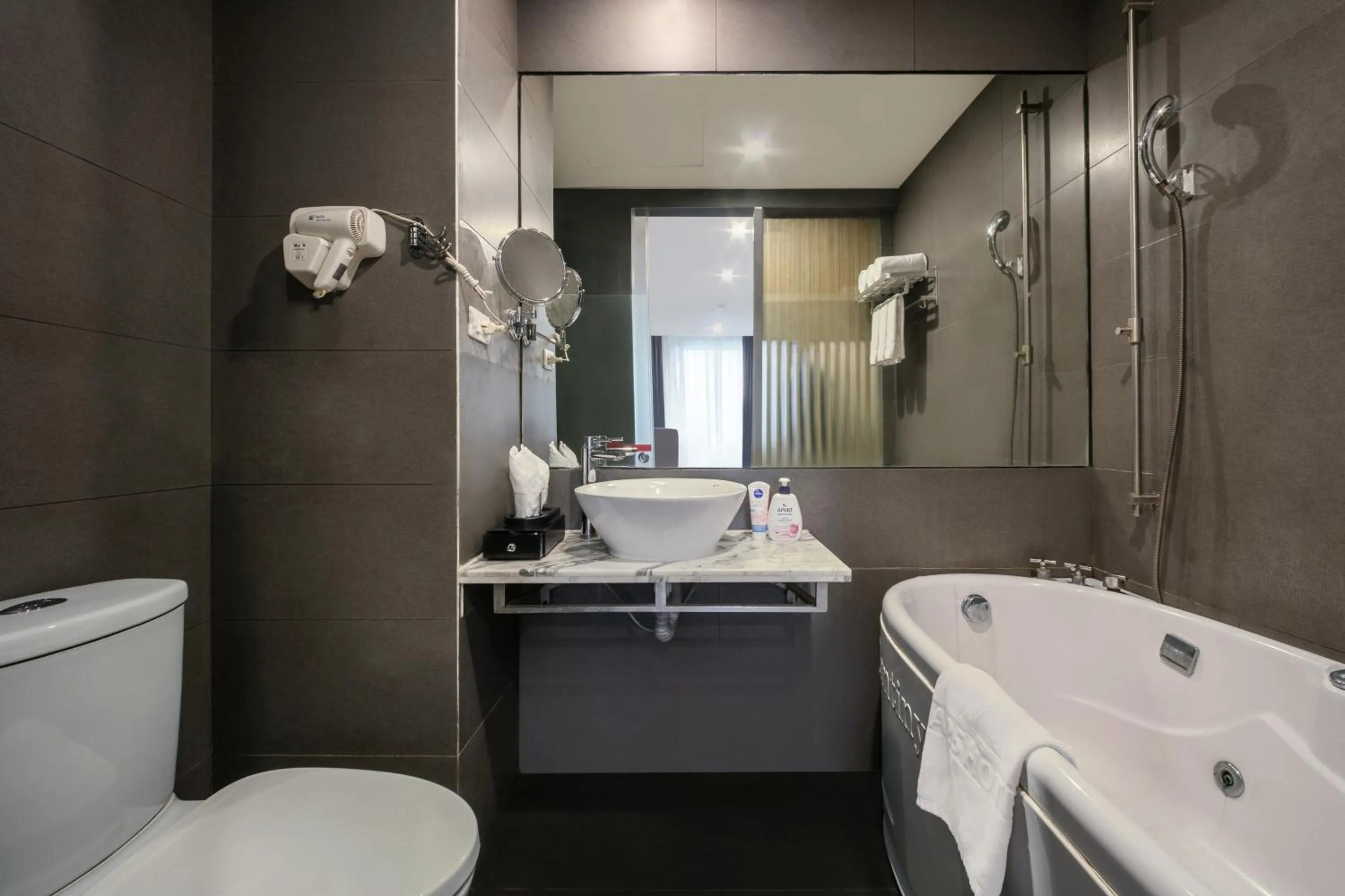 Shower in A25 Hotel - 66 Trần Thái Tông