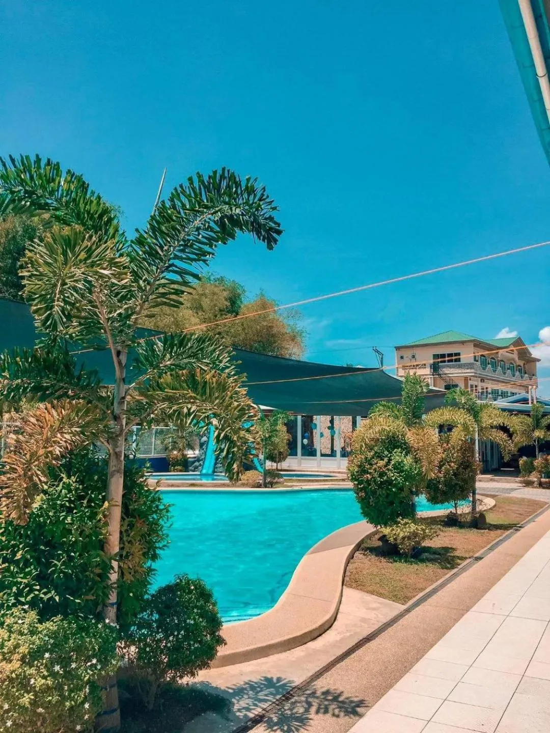 Property building in BigBlue Waters Resort