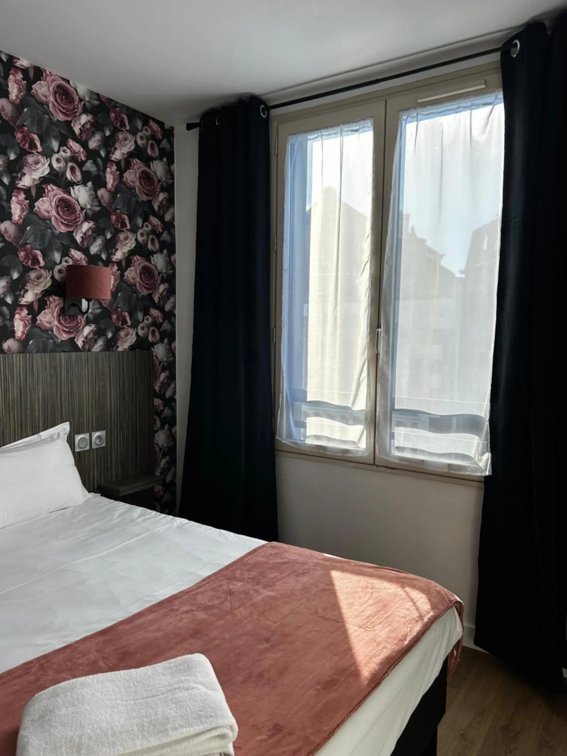 Photo of the whole room, Bed in Hotel Eden