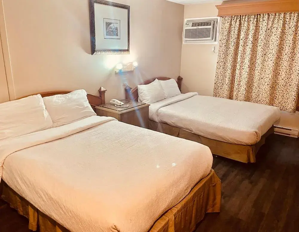 Comfort Double Room - Non-Smoking in Hotel Motel Granby Comfort Double Room - Non-Smoking in Hotel Motel Granby