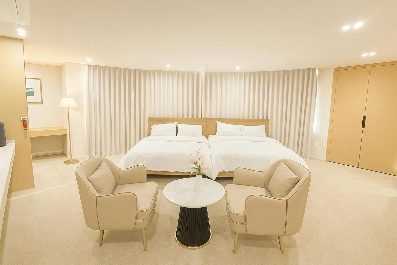 Bed in Benikea Hotel Bizinn