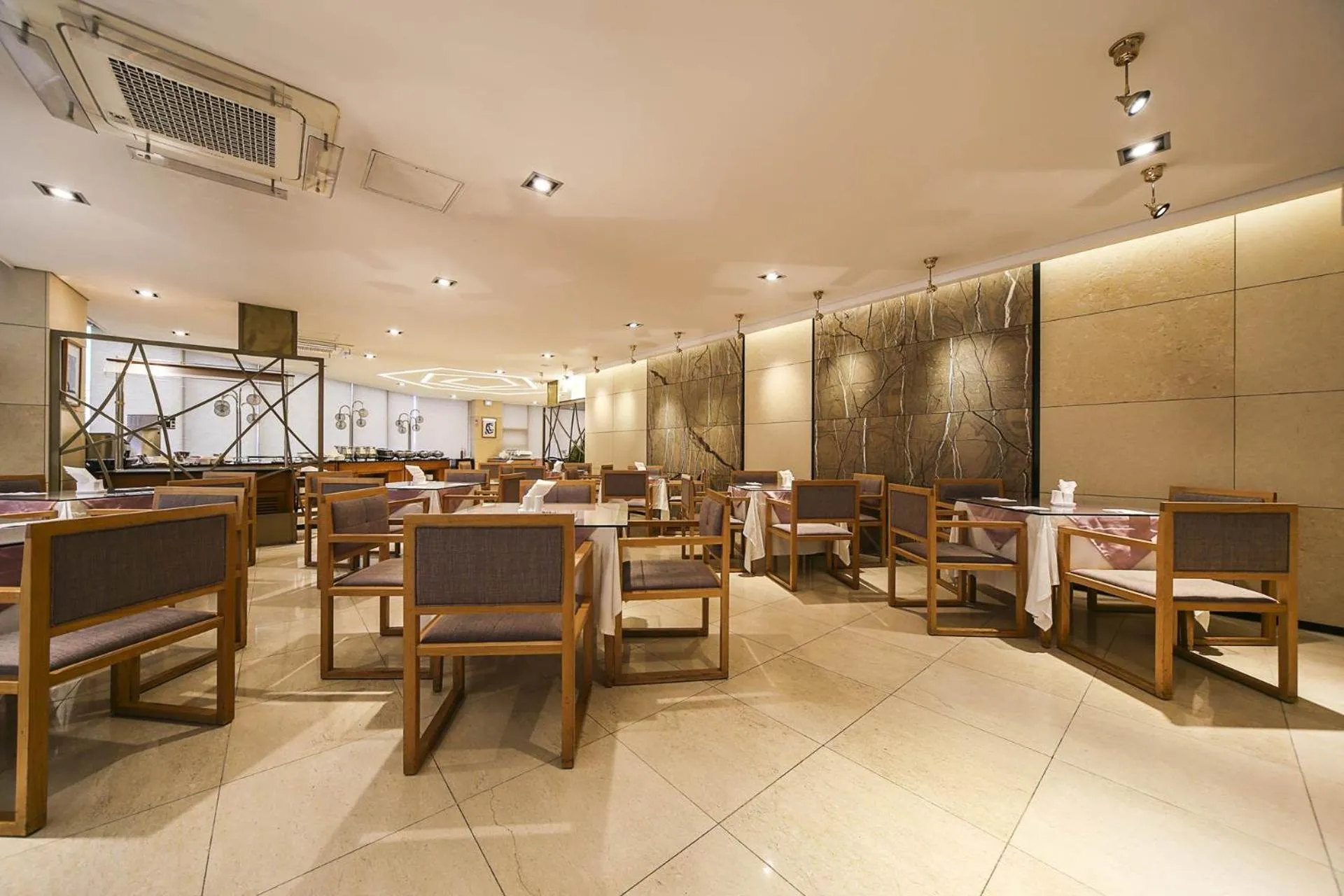 Breakfast in Benikea Hotel Bizinn